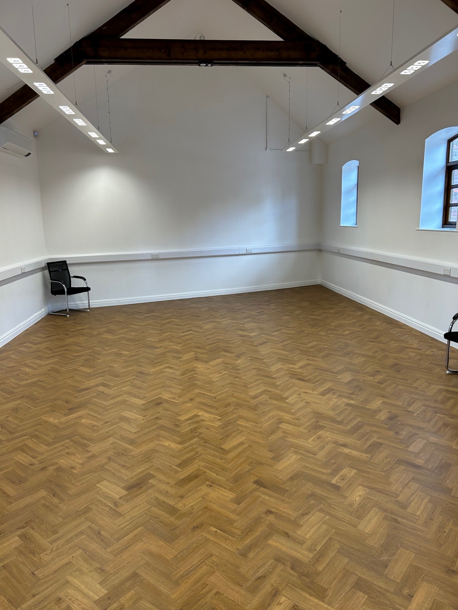 Versatile meeting room at One Knowsley, ideal for workshops and small gatherings.