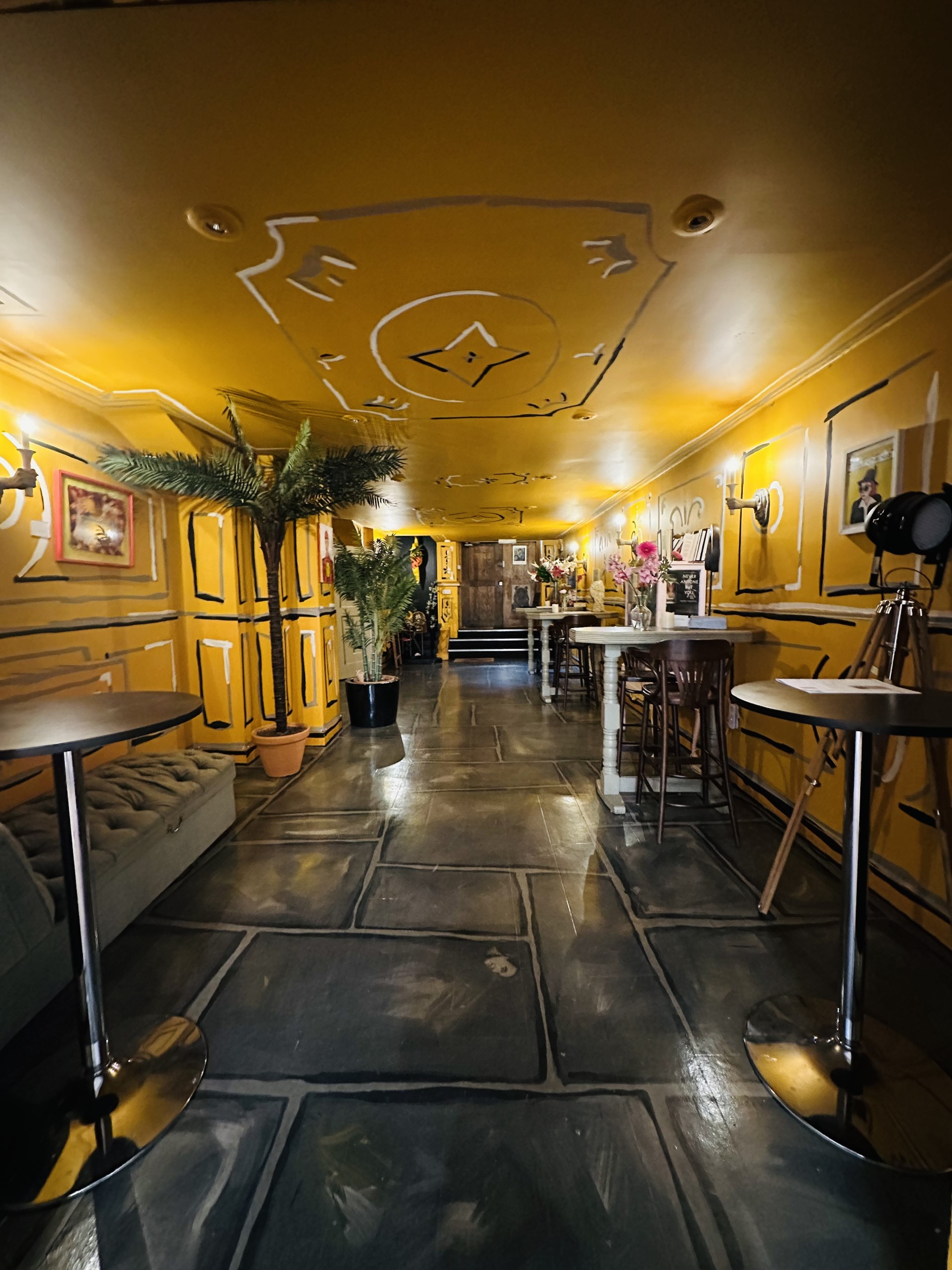 Vout-O-Reenee's - 45ldu4pqf2m.jpg