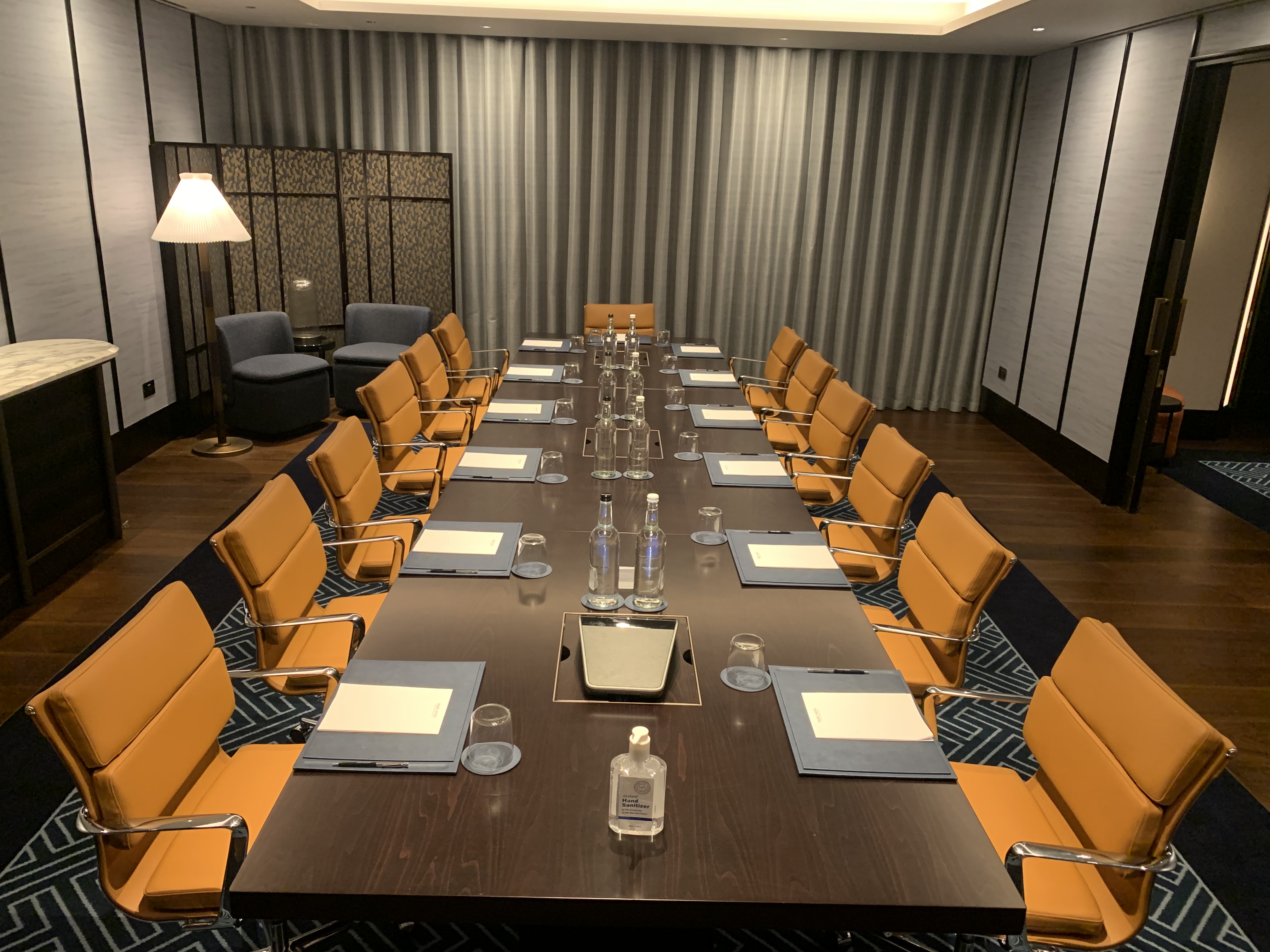 Sakura Boardroom - gf42akkrm1q.jpg