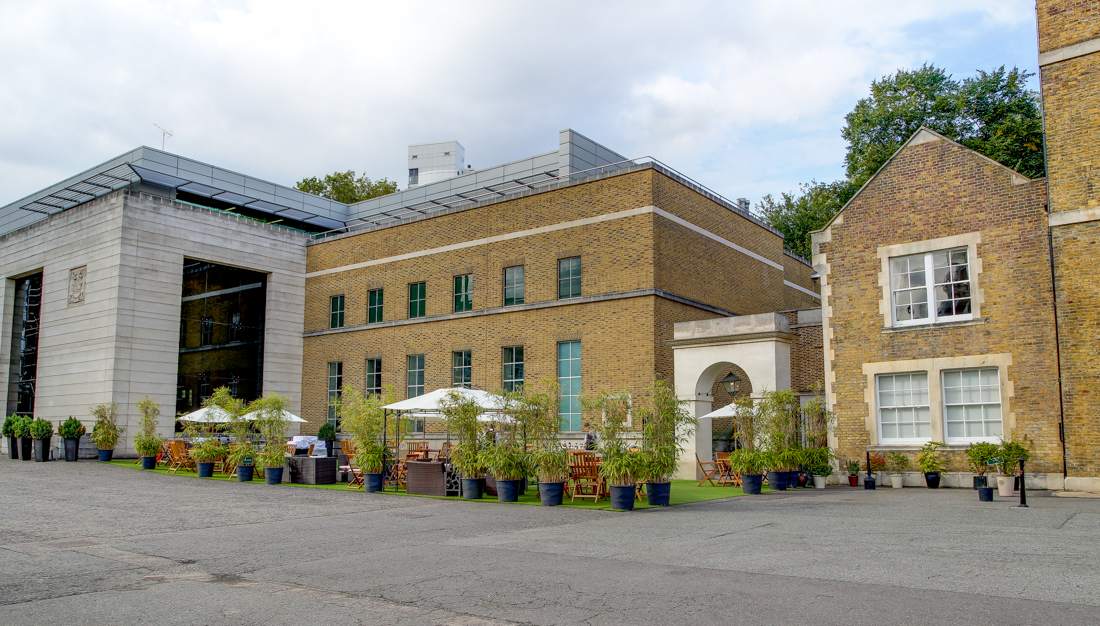 Summer terrace and Queen's courtyard - 2nrokpie3c1.jpg