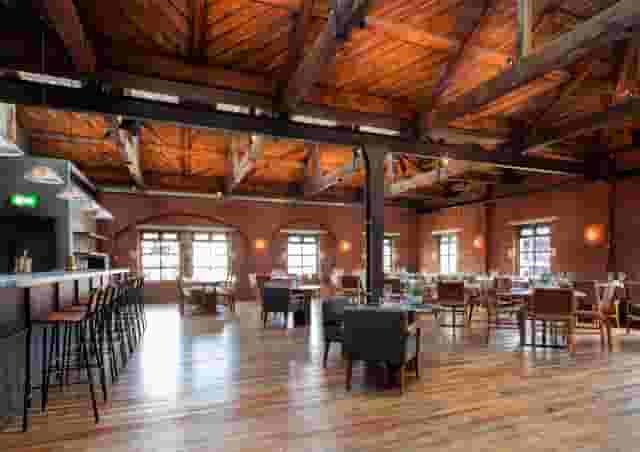 Light Bar & Dining
