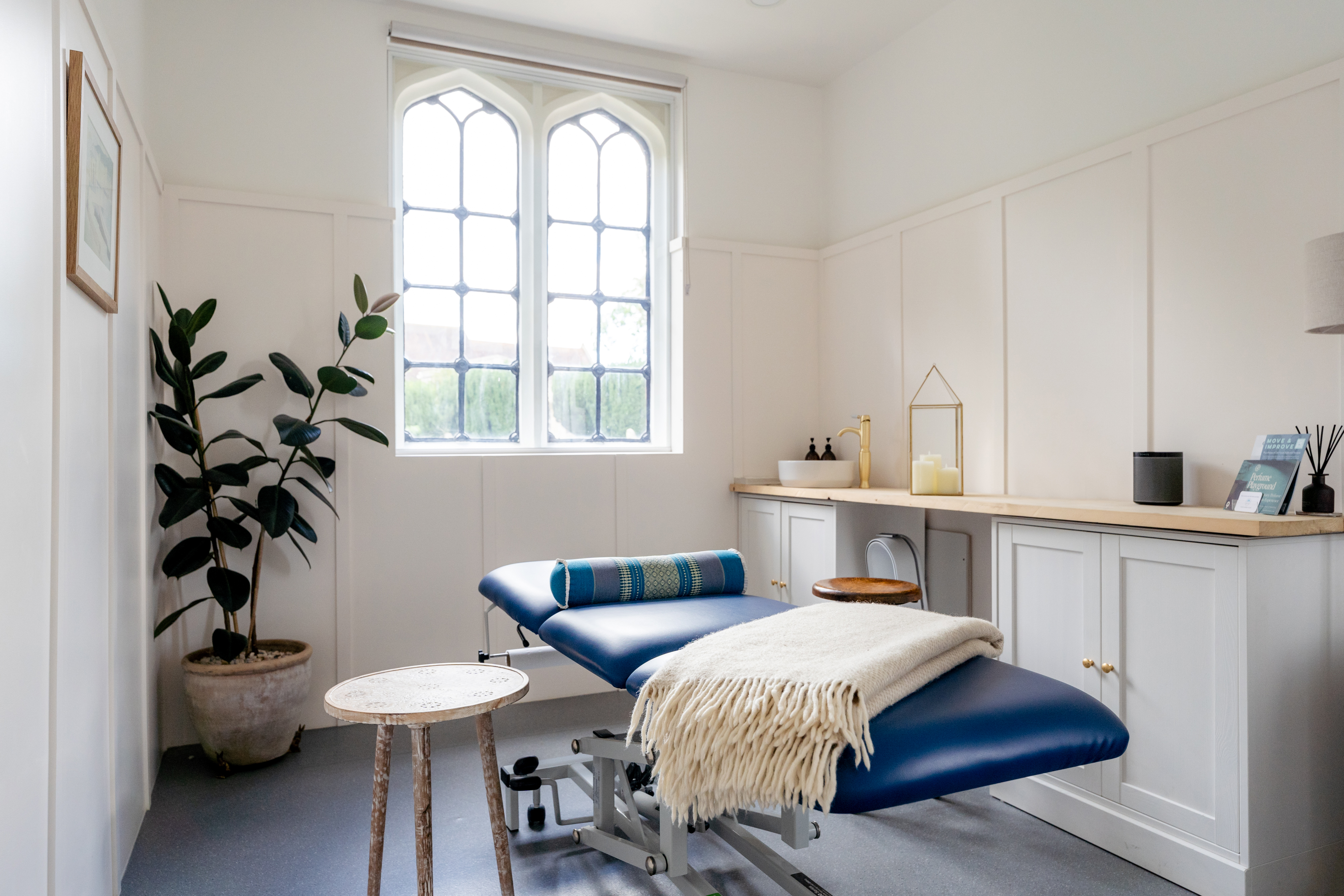 Serene treatment room at The Oak House Studio for wellness retreats and mindfulness workshops.