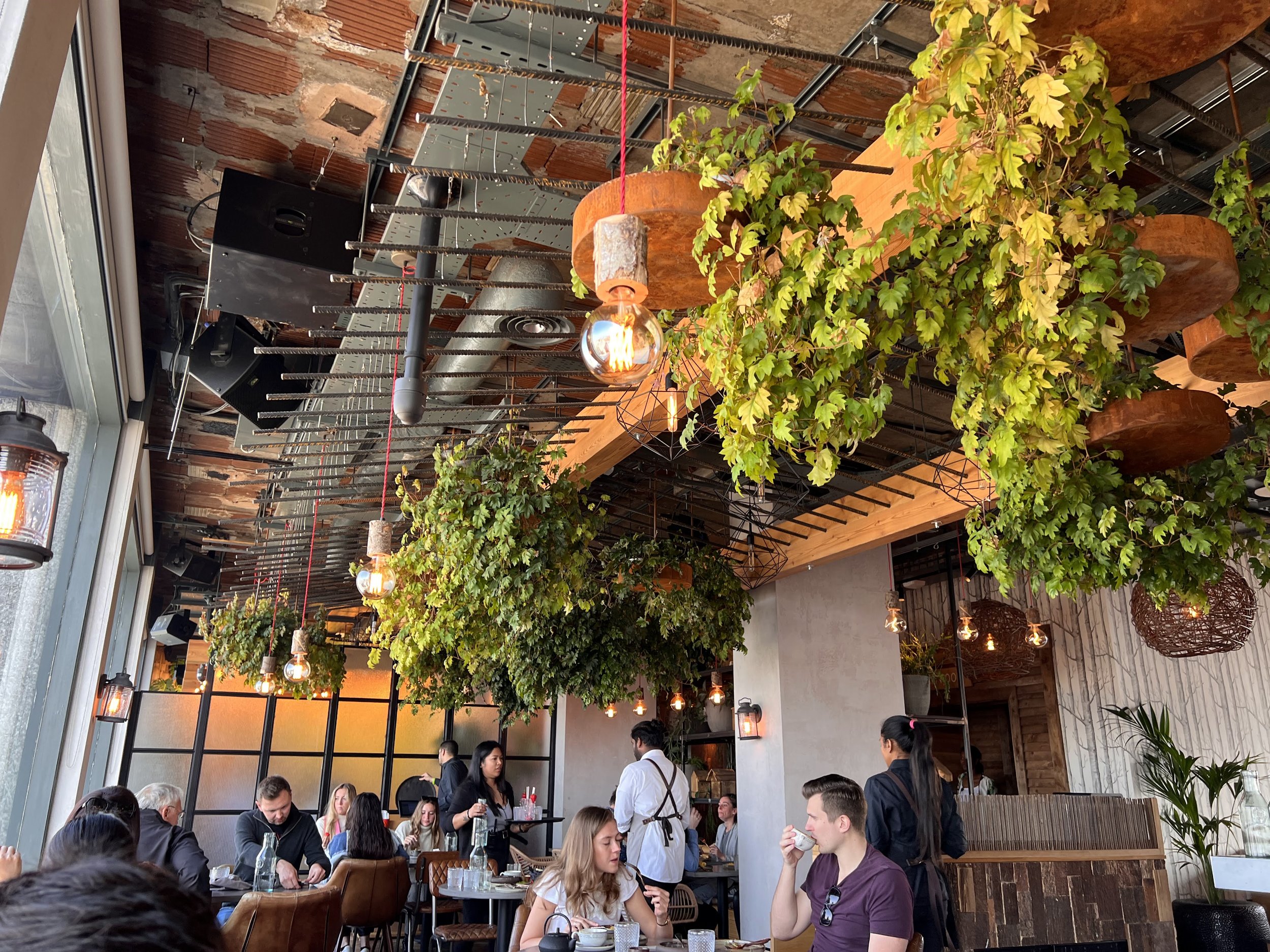 Brunch at Treehouse Hotel, London ...