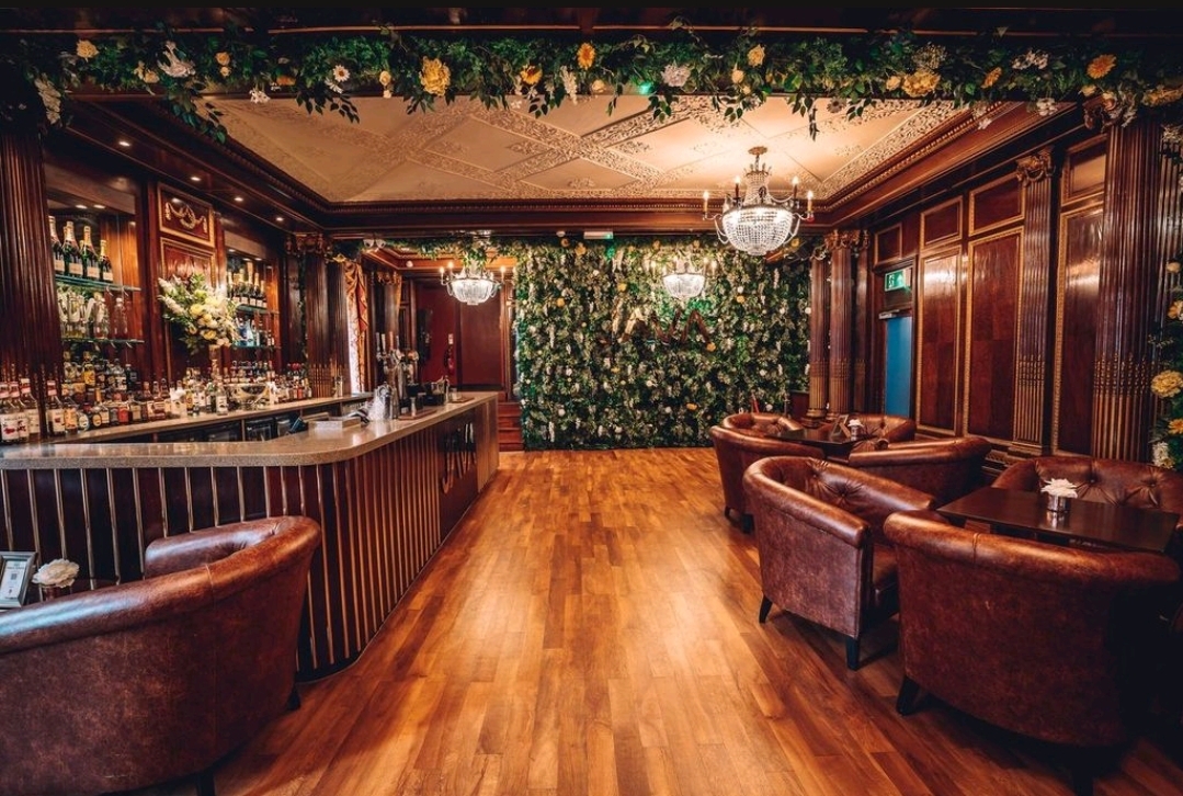 VIP Lounge - lkle5x4pvyy.jpg