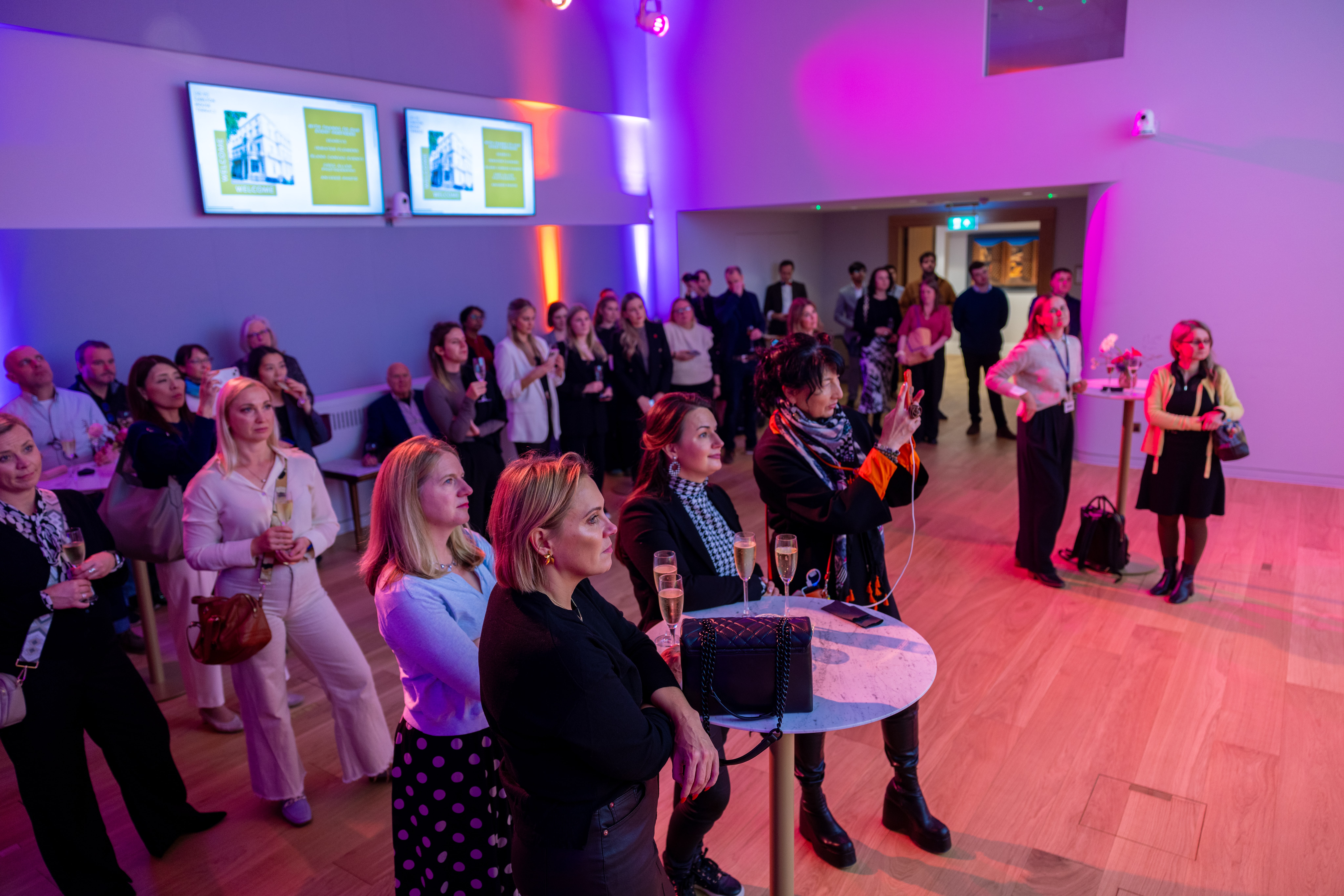 SHAPE Room - 35tgvue4i4i.jpg