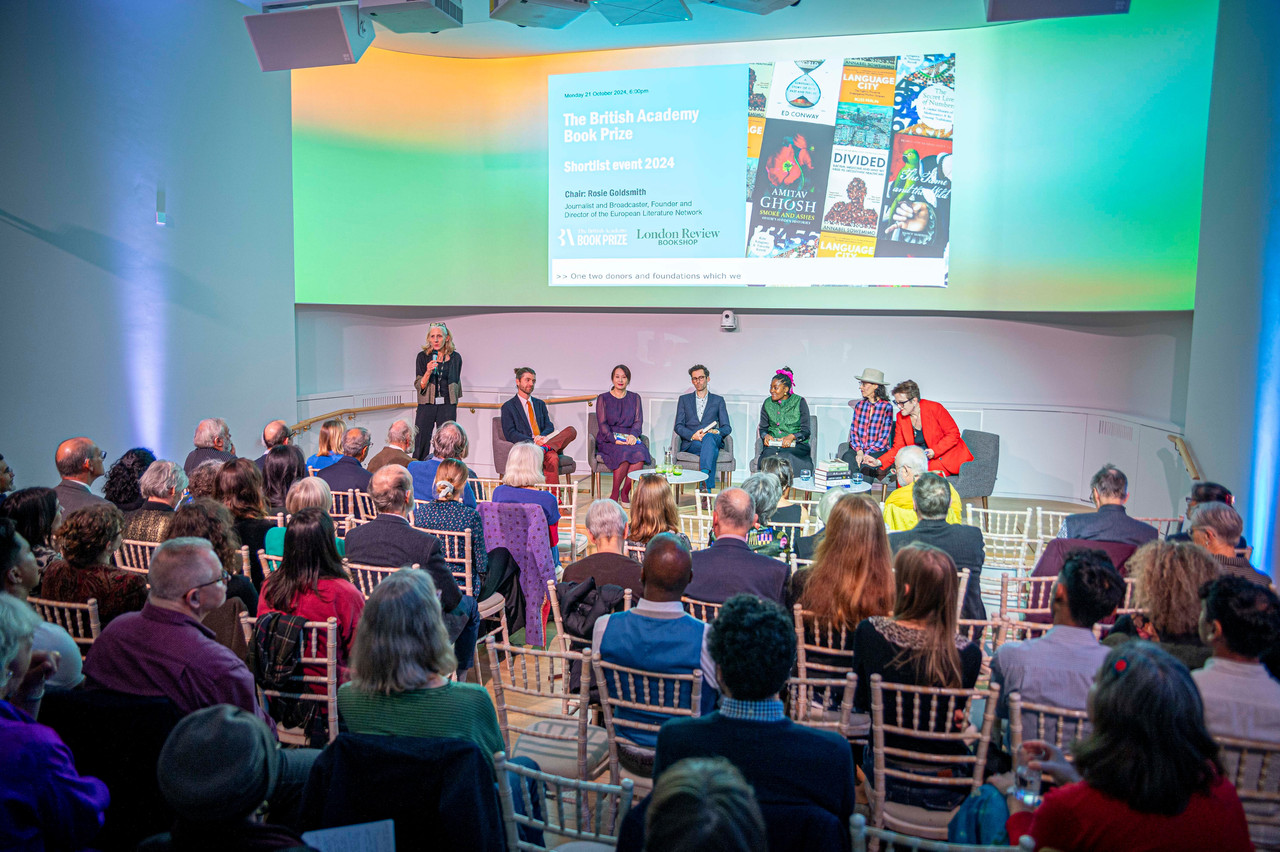 SHAPE Room - llar31g2aor.jpg