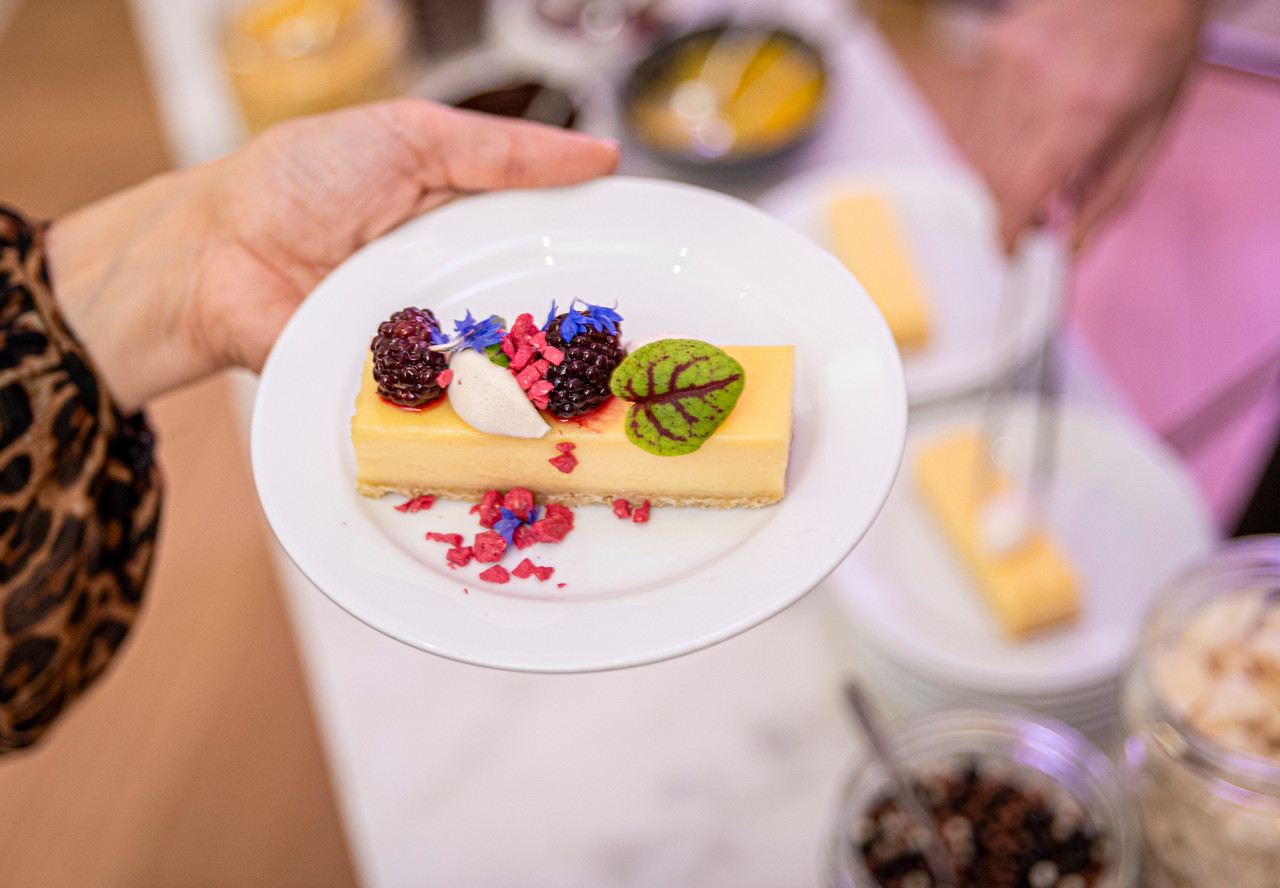 SHAPE Room - 0kq2jddkezh.jpg