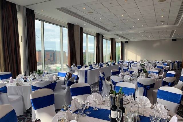 Radisson Blu Hotel Liverpool event space with elegant blue accents, ideal for weddings and corporate events.