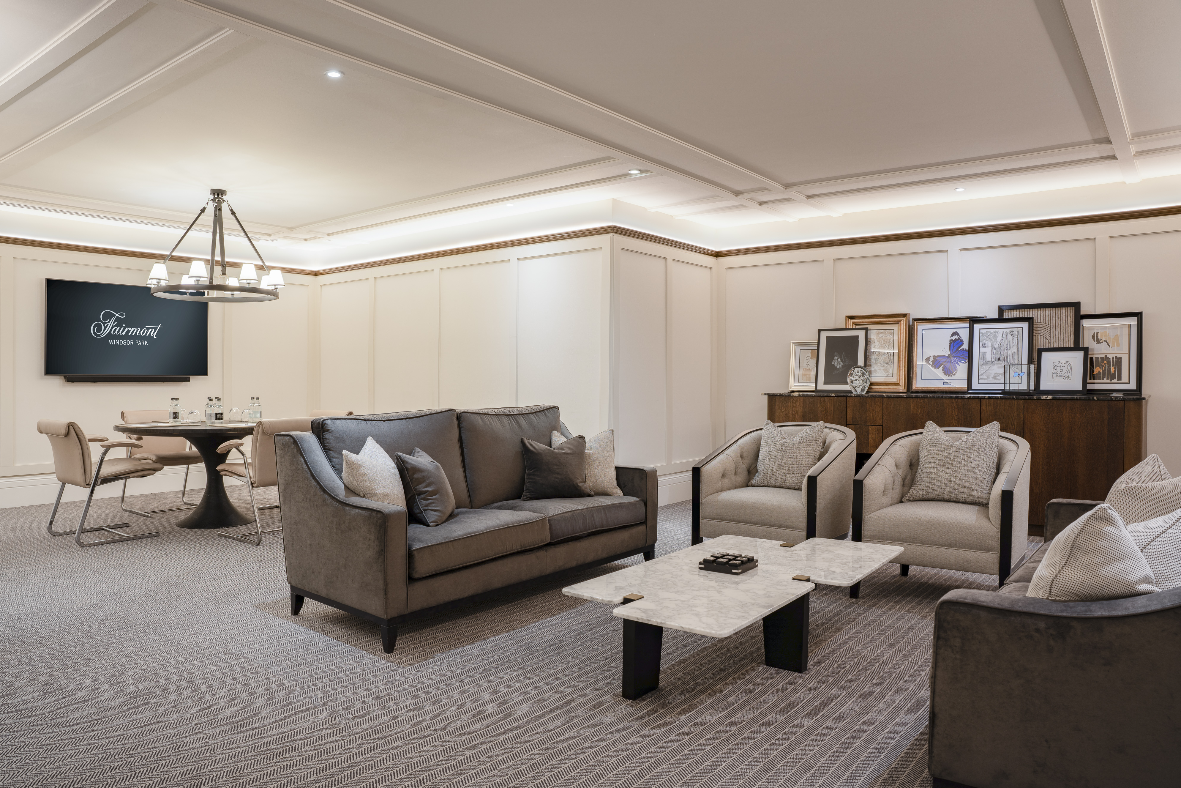 Apollo Lounge at Fairmont Windsor Park: elegant meeting space for networking and brainstorming.