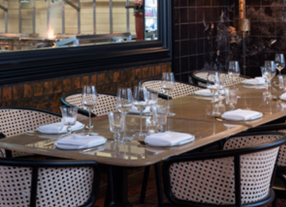 Elegant dining table at Arros QD, perfect for corporate dinners and private events.