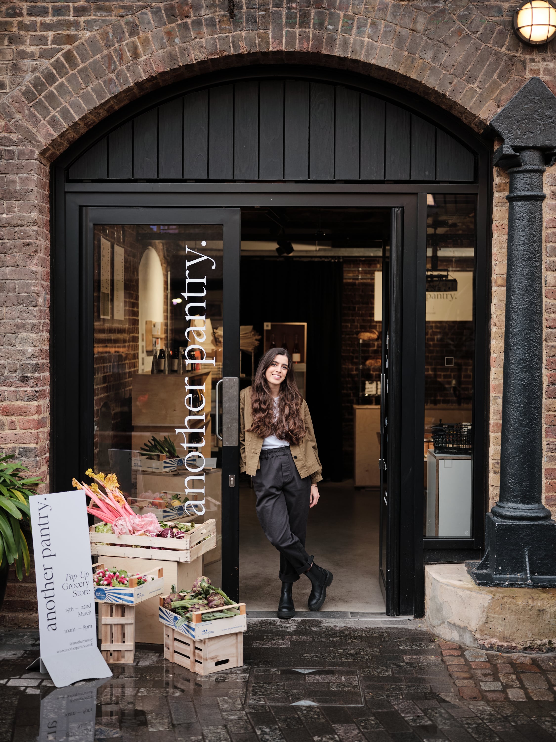 Stylish Kiosk N1C entrance, perfect for events and gatherings with fresh produce.