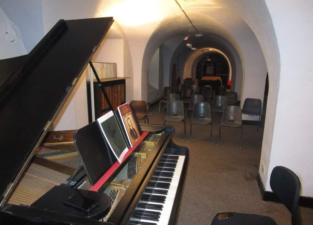 Basement - txte3fho23o.jpg