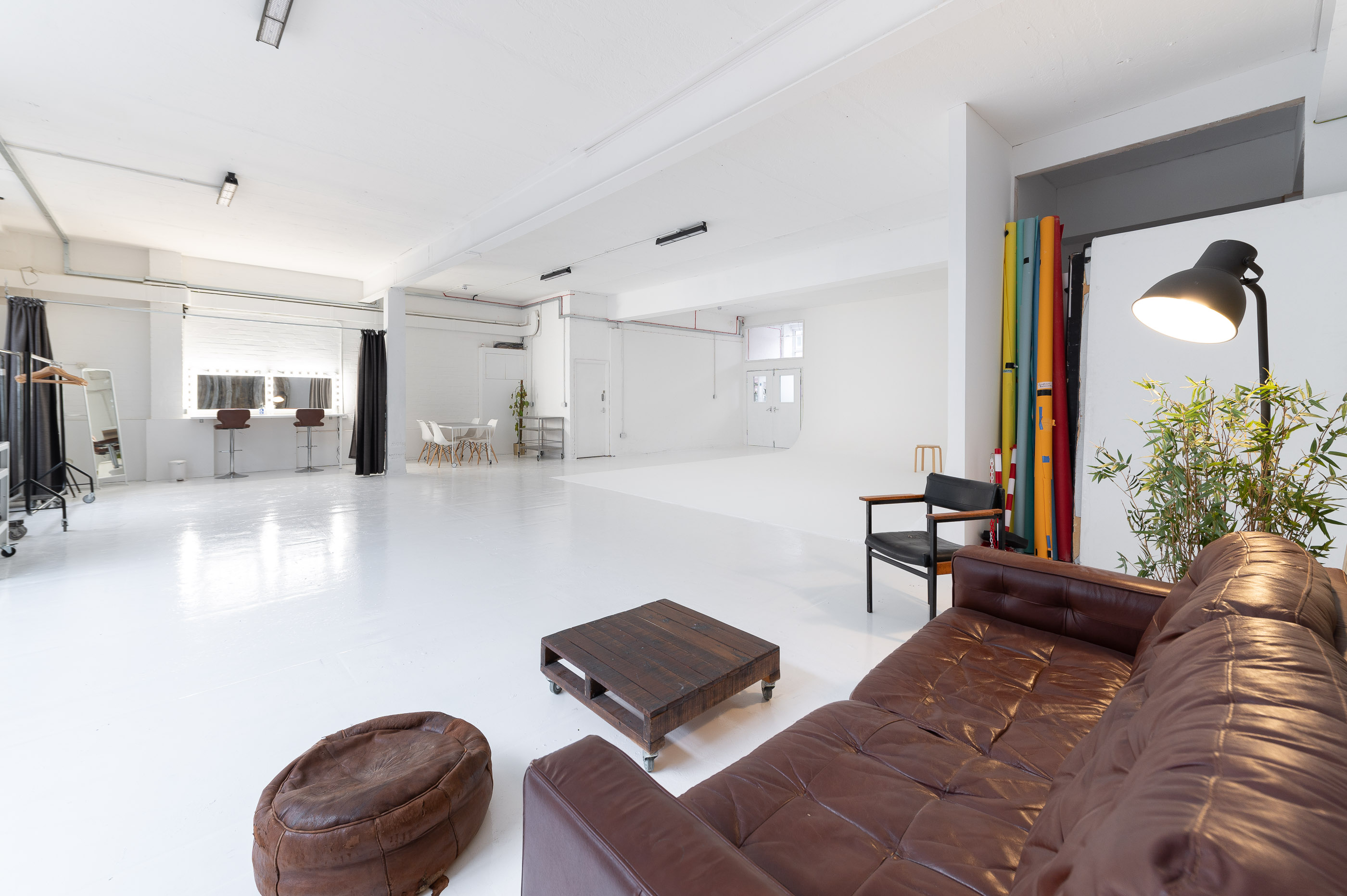 Studio 2 - gnuwlfzm5pn.jpg