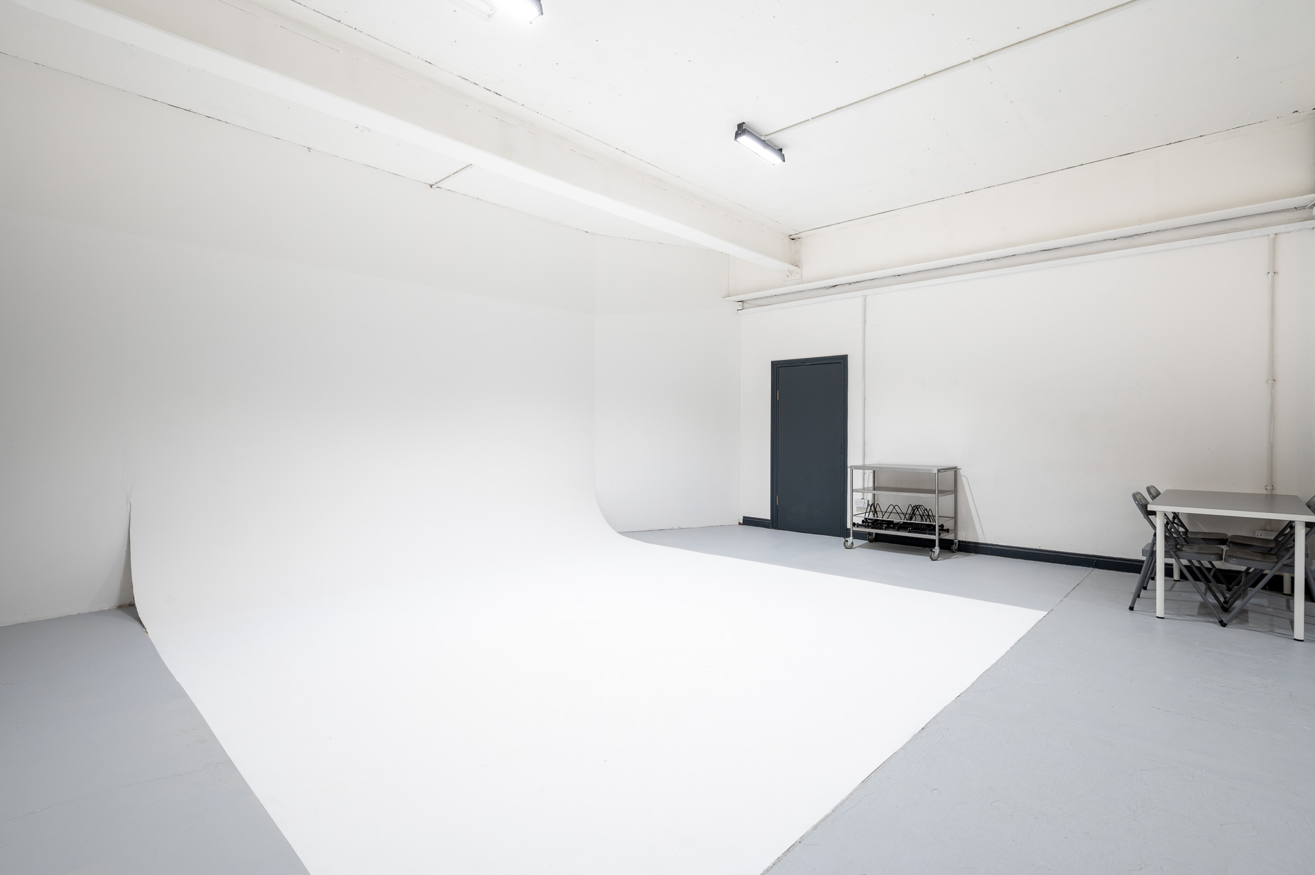 Studio 4 - uvcrokcy2ss.jpg