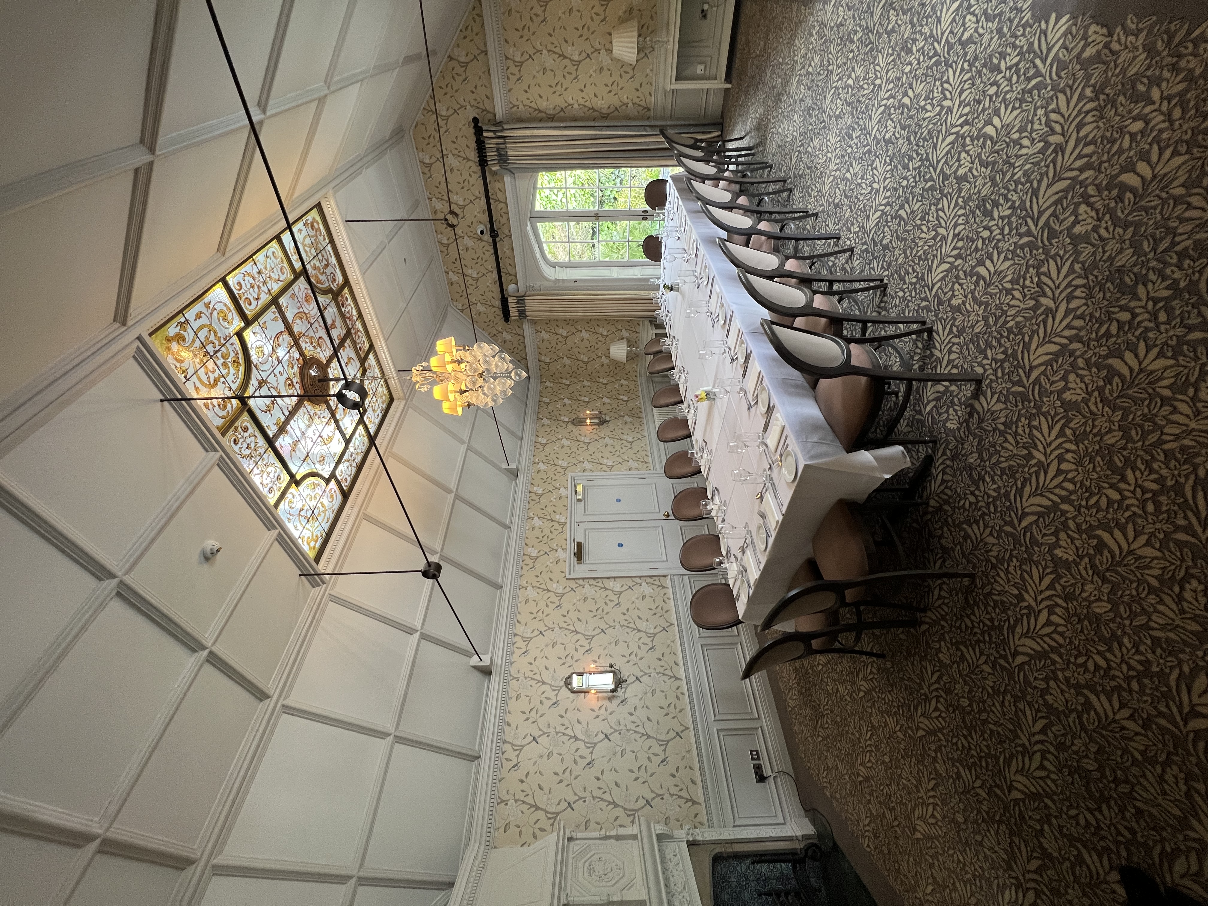 Elegant dining room at Four Seasons Warren House, perfect for upscale events and meetings.