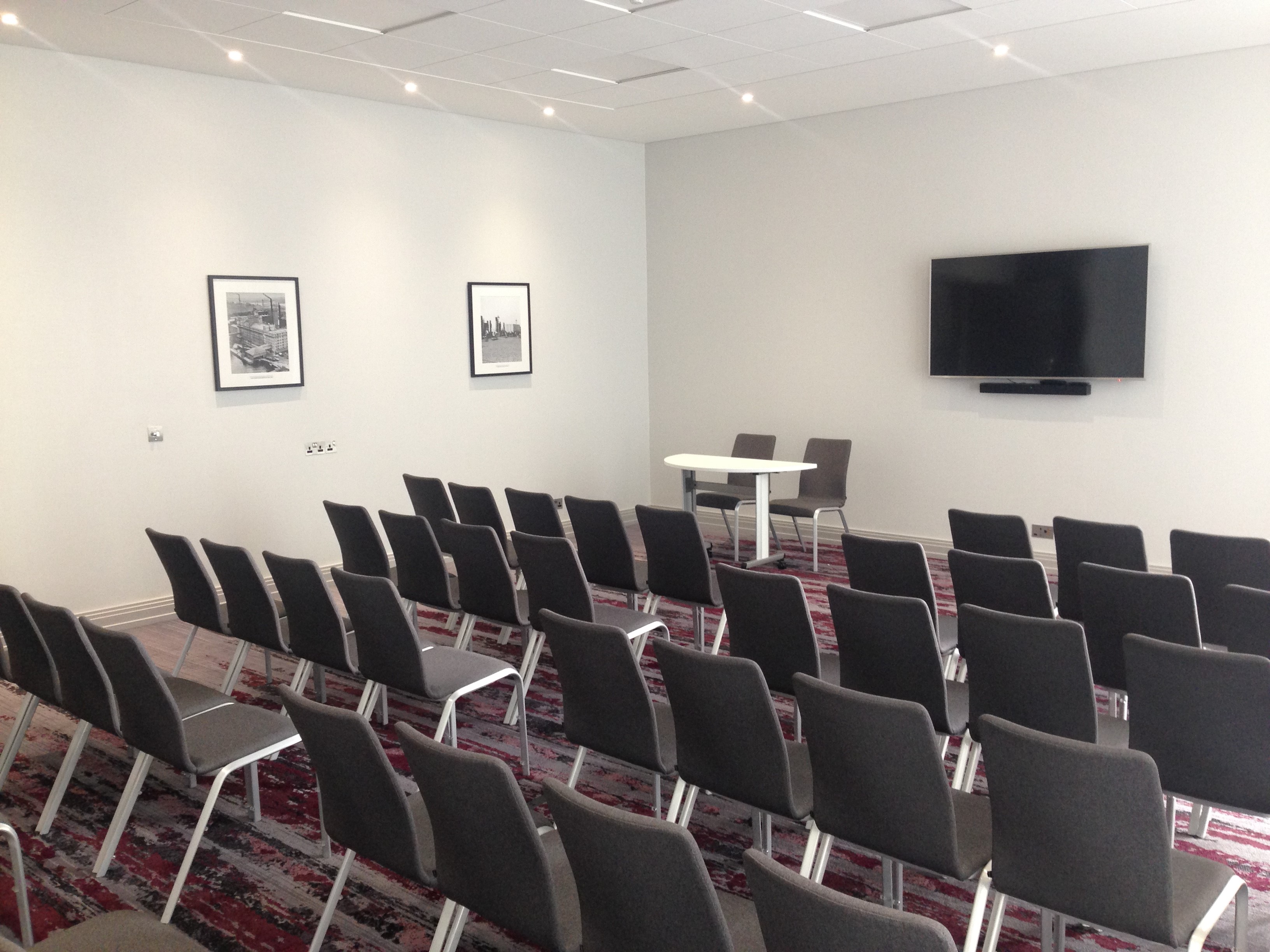 Victoria Suite at Crowne Plaza London Docklands, ideal for corporate workshops and presentations.