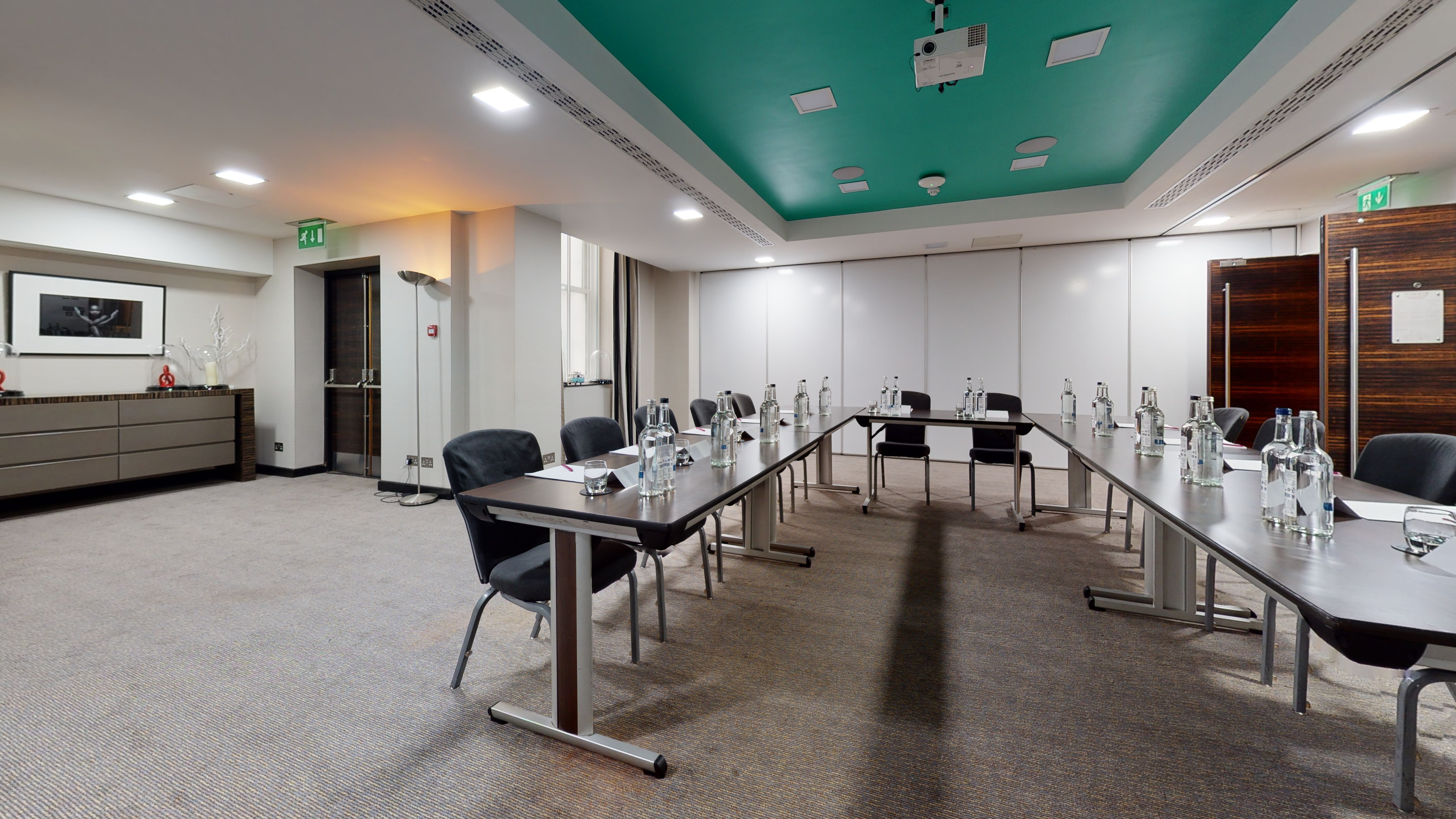 Cromwell 2 meeting room at DoubleTree London Kensington, ideal for workshops and presentations.