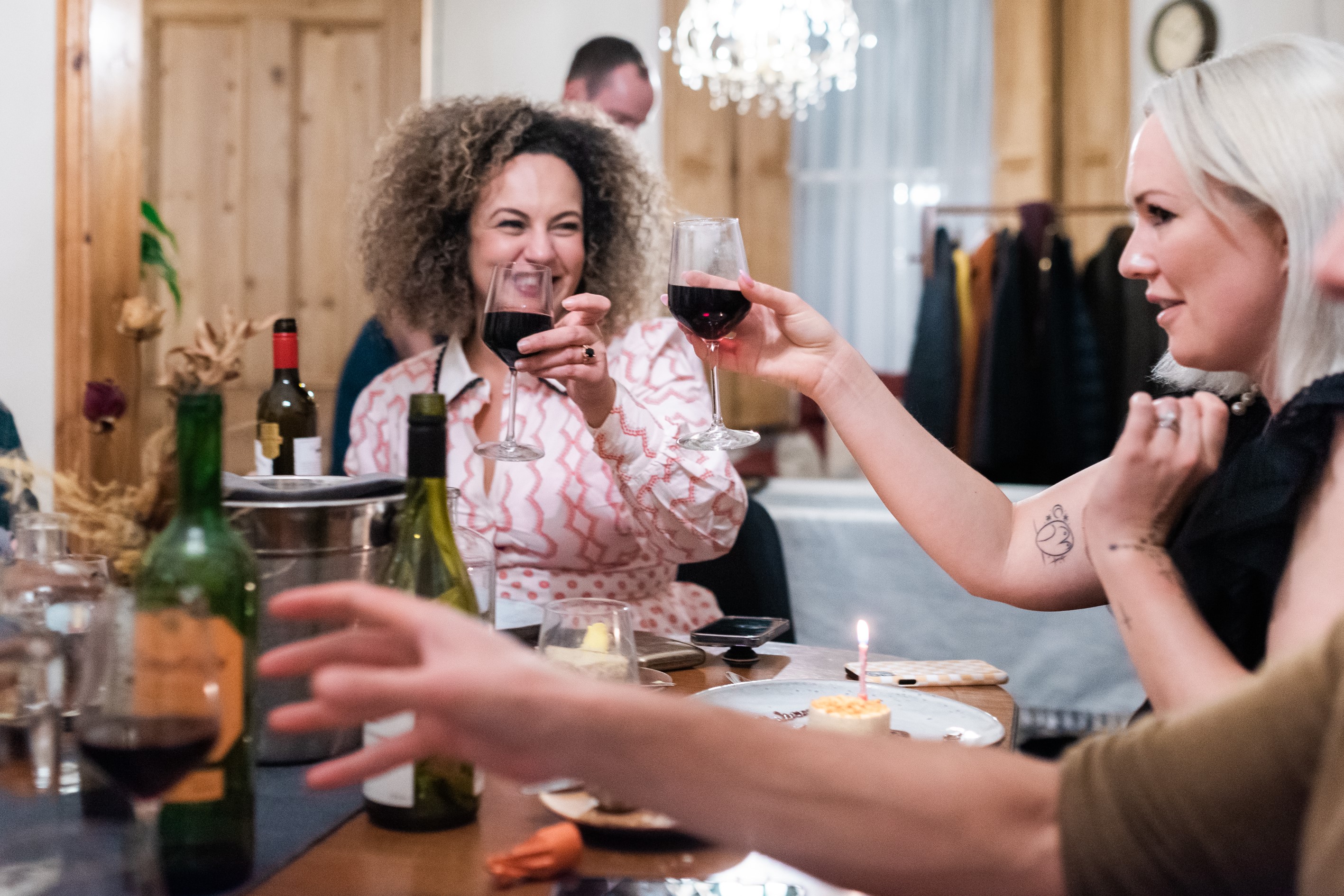 Lively Chef's Table at Eleven98, perfect for networking and celebrations.