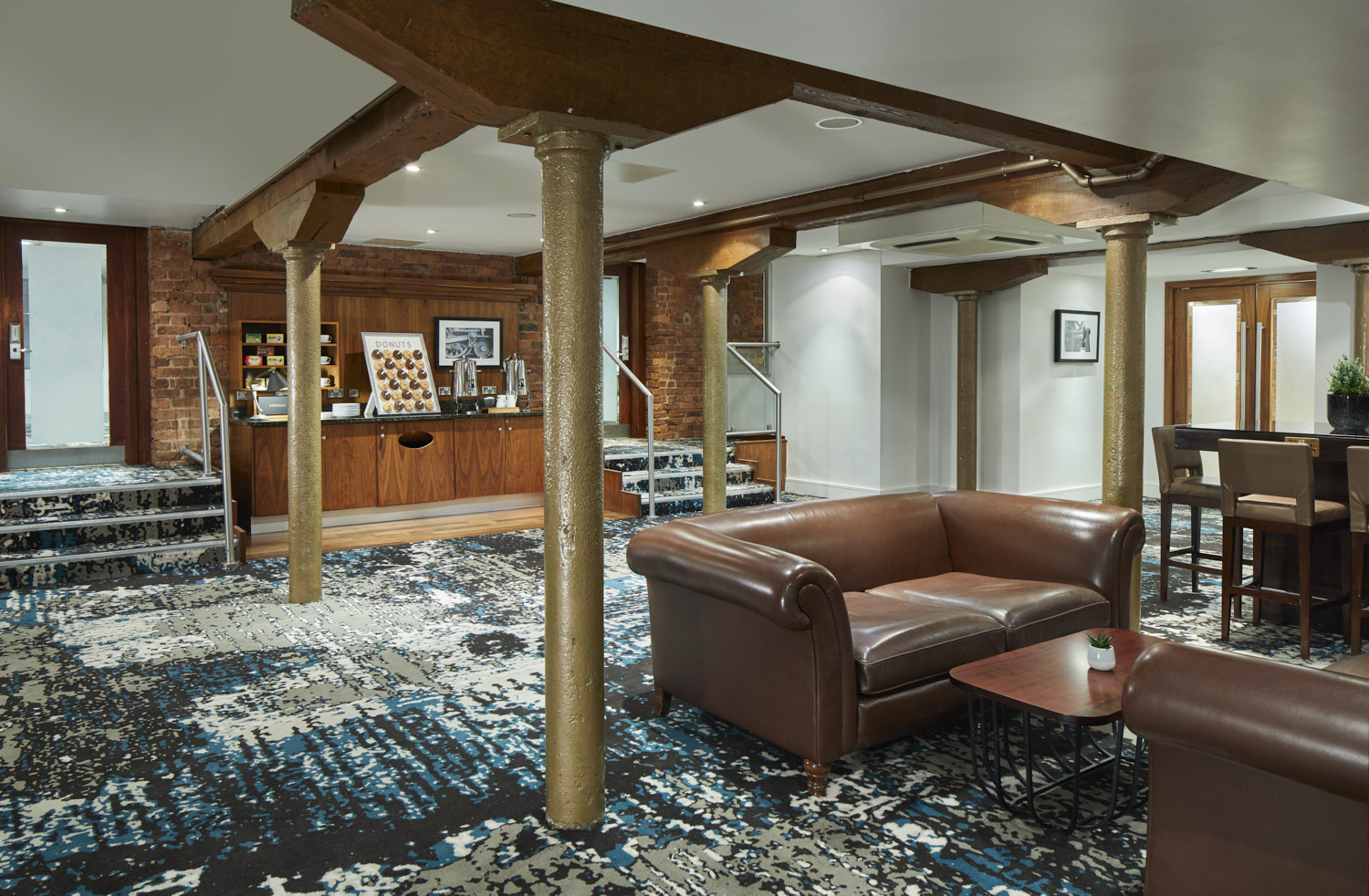 Victoria Suite - p0wttcp0wwd.jpg