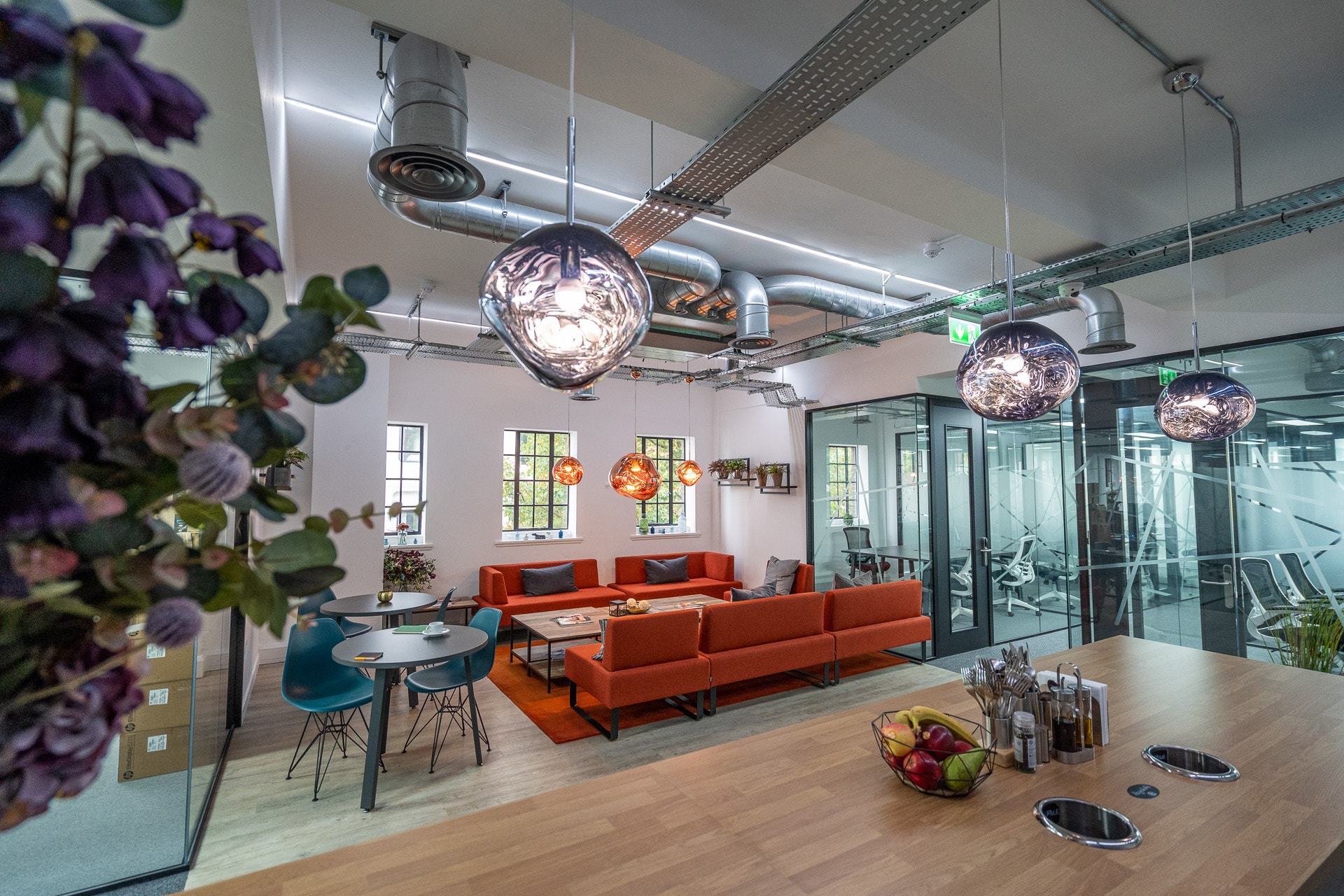Modern meeting space at Scope Kings Cross, vibrant colors for collaboration and creativity.