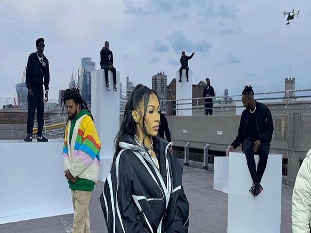 Yellow Park Rooftop event with dynamic urban skyline, ideal for fashion shows and showcases.