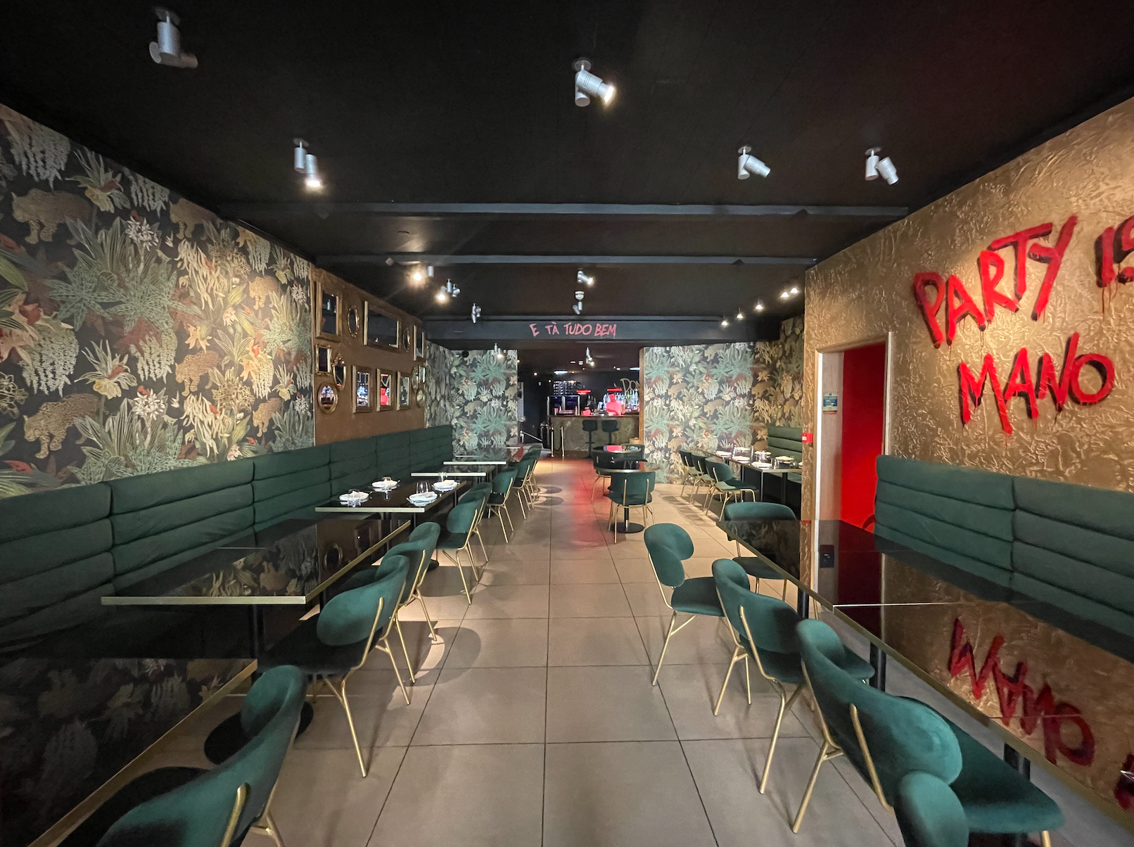 Modern event space in Mano with stylish seating and vibrant decor for gatherings.