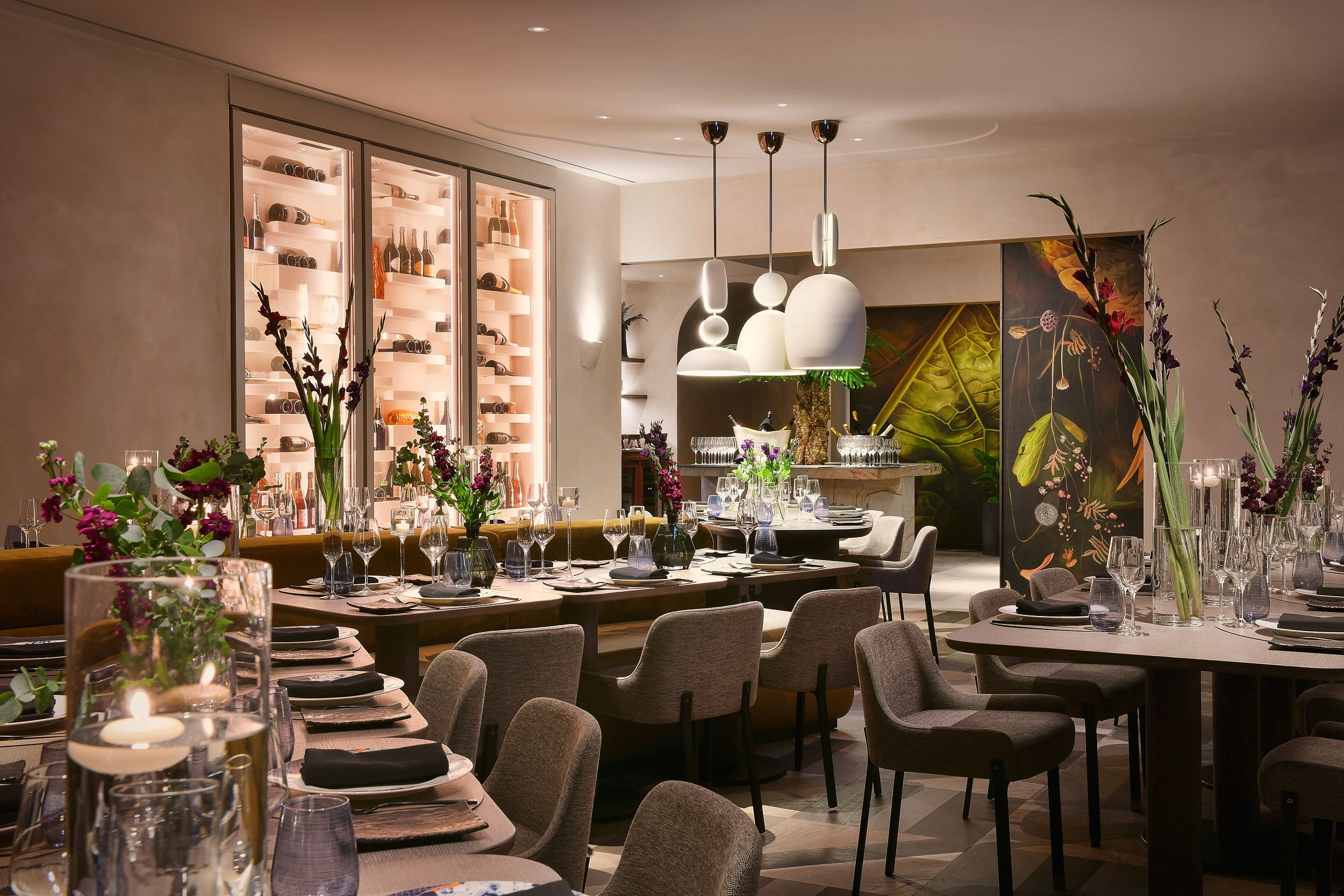 Sophisticated dining space at Pan Pacific London for upscale corporate events.