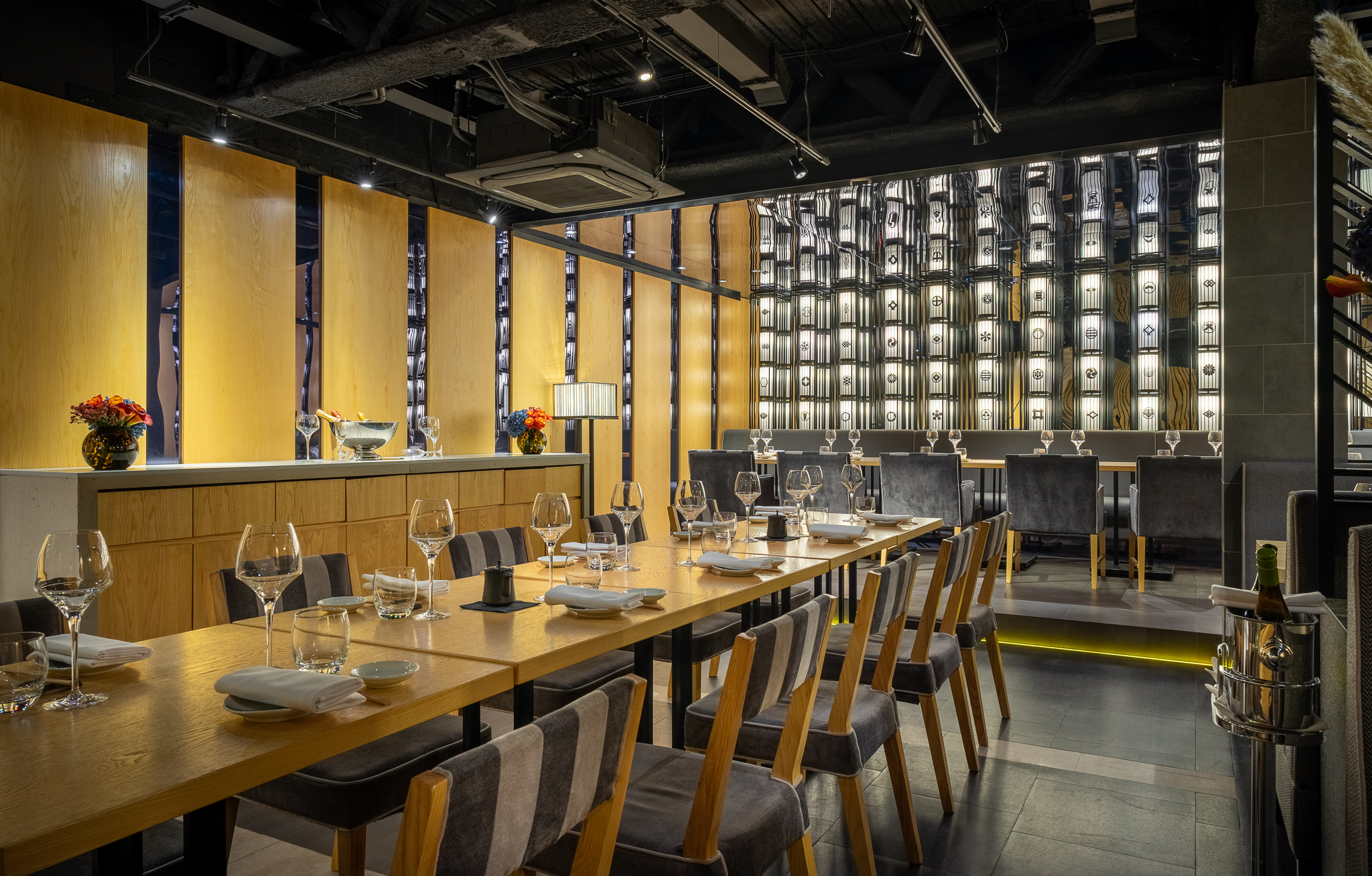 Semi Private Area Restaurant - 31vnkhvsvxg.jpg