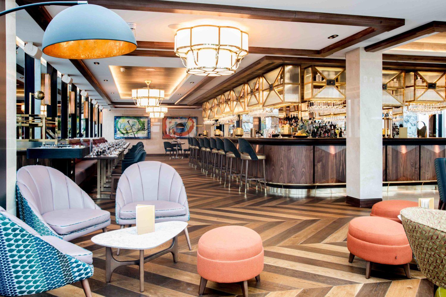 Stylish 10th floor venue with elegant bar for meetings and events in Aviary.