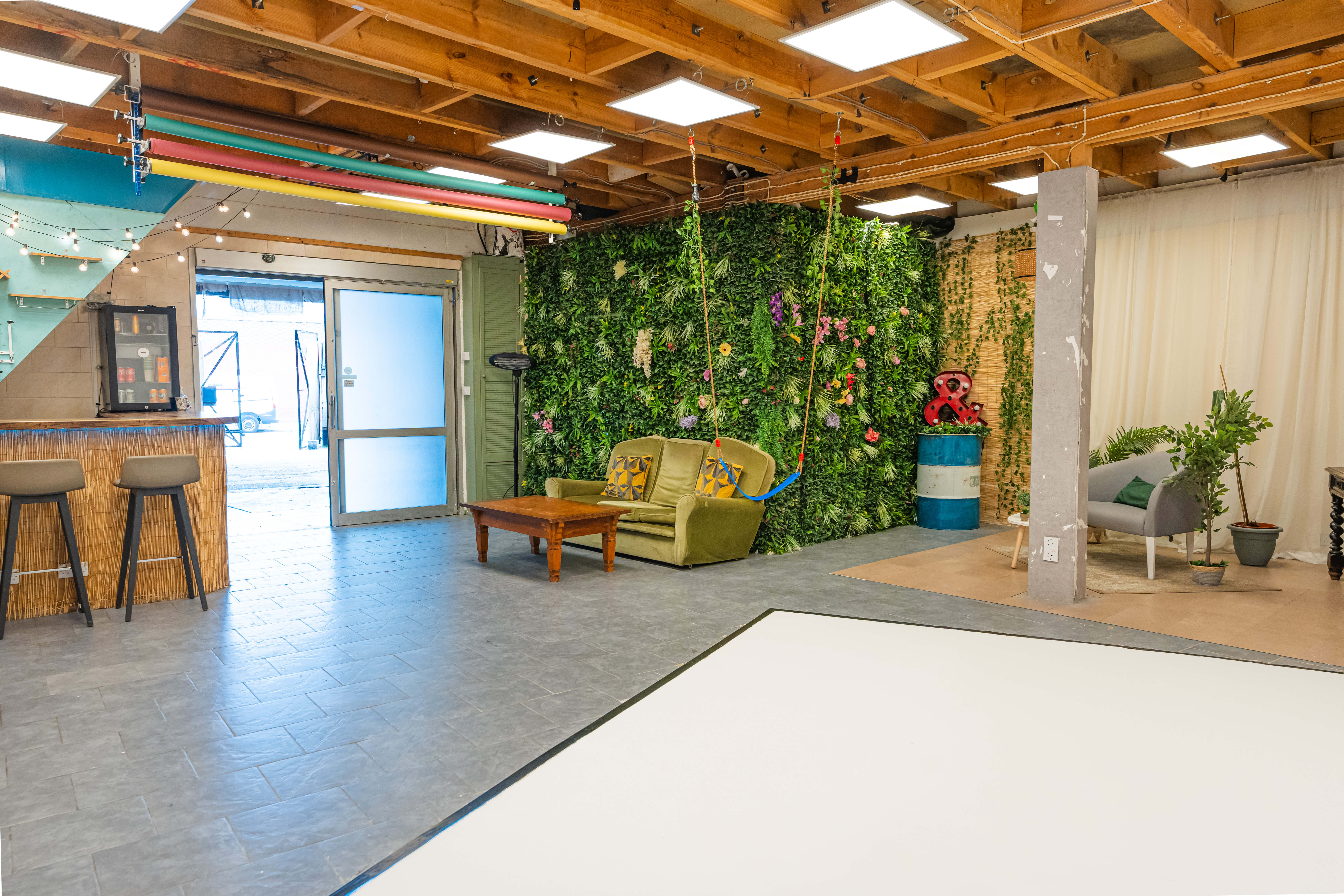 Whole Venue - qdab5hq4t02.jpg