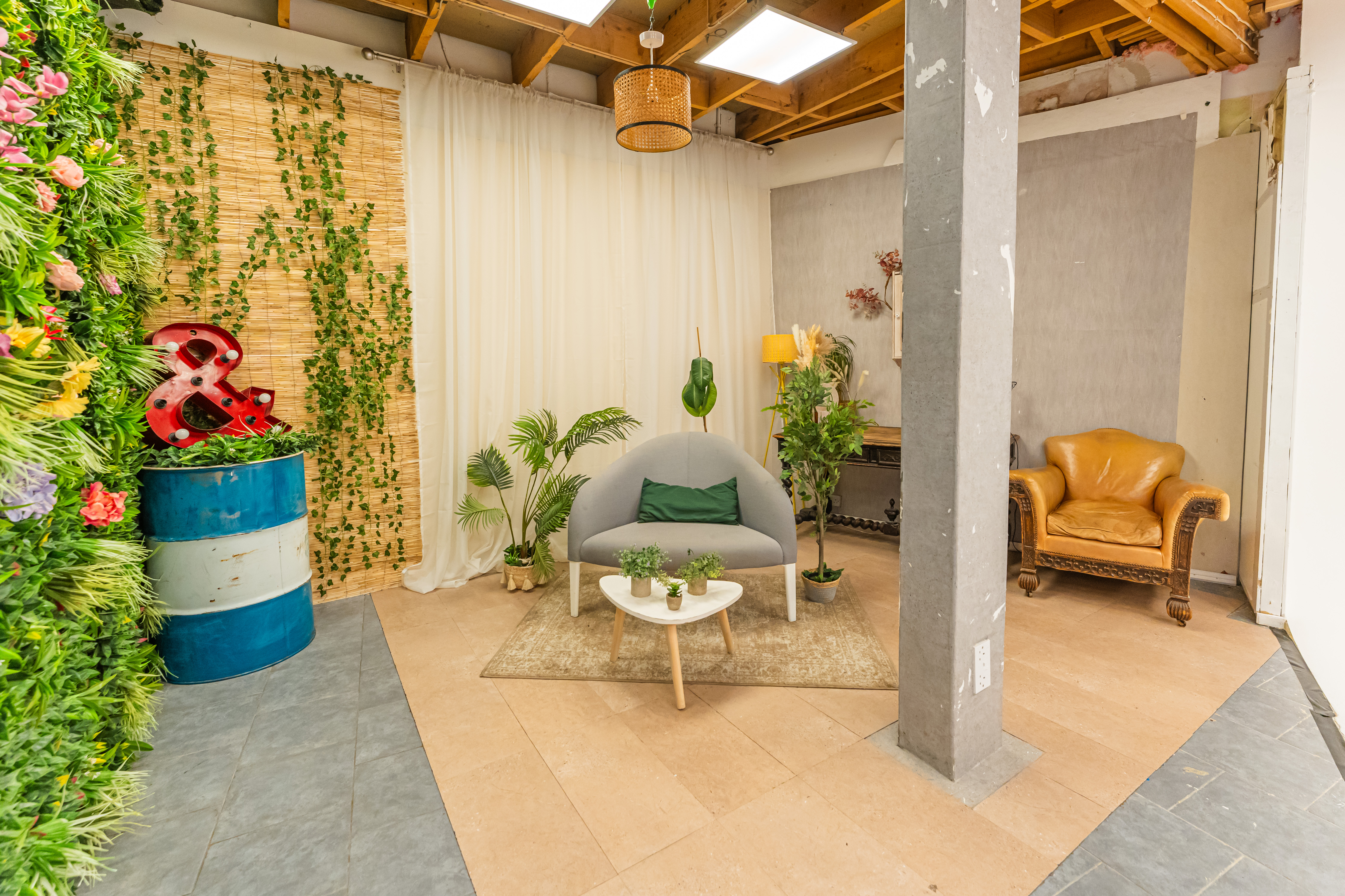 Cozy event space at 6 Degrees Studios with modern furniture for networking events.