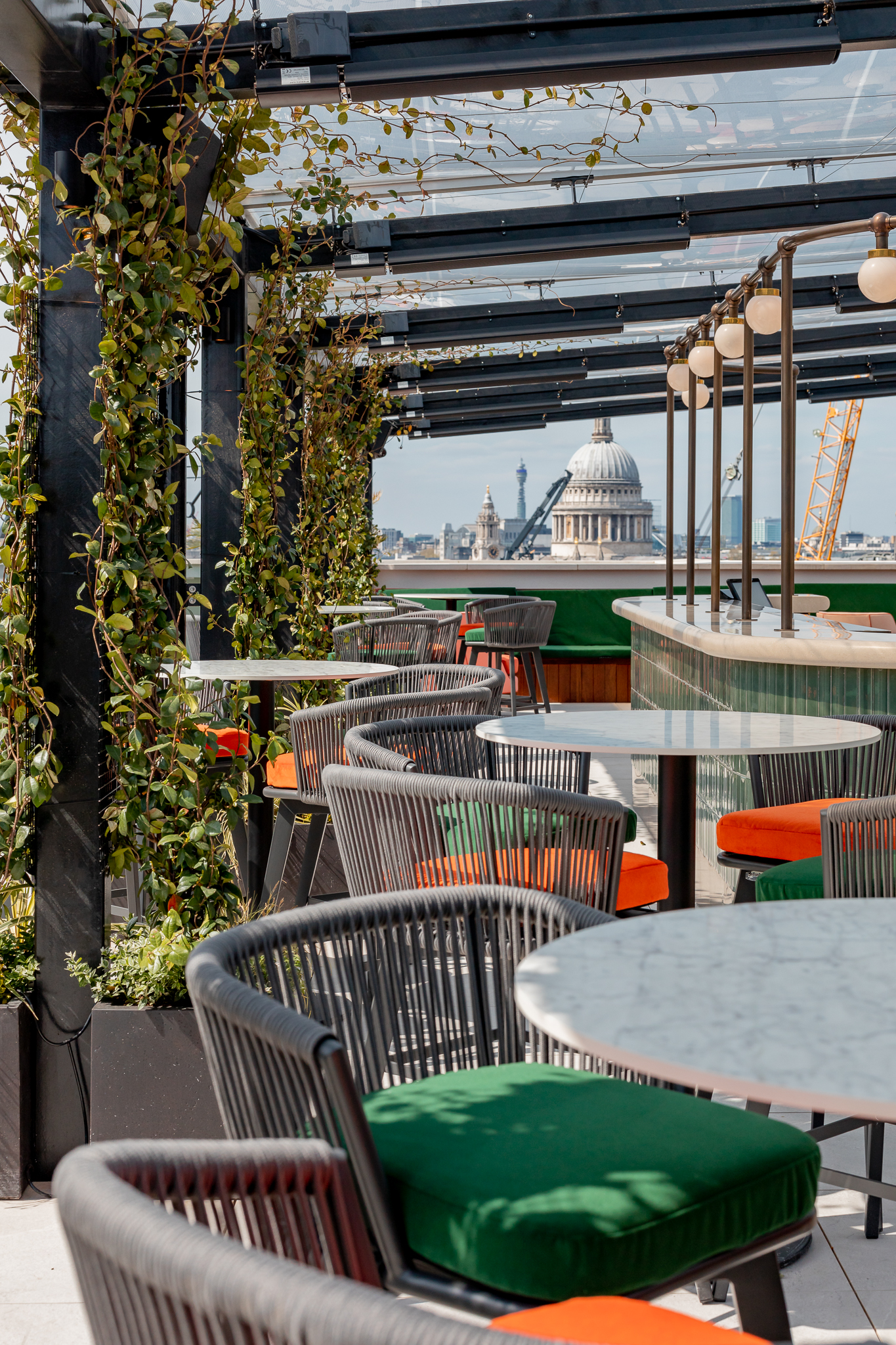 Exclusive Hire - dfj3weo0fwv.jpg