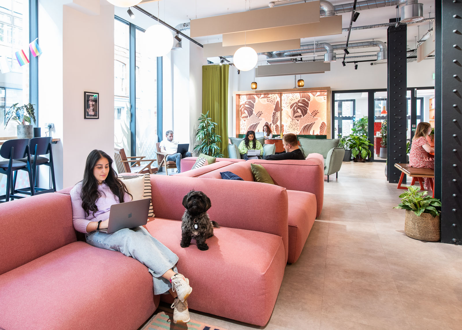 The Lounge - n13nxhavqpm.jpg