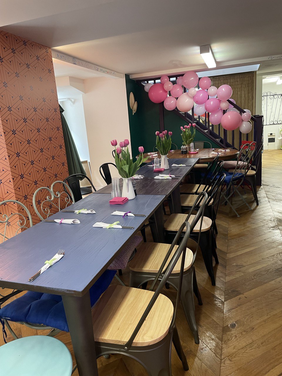Geo Art Cafe - wkvoik4ponz.jpg