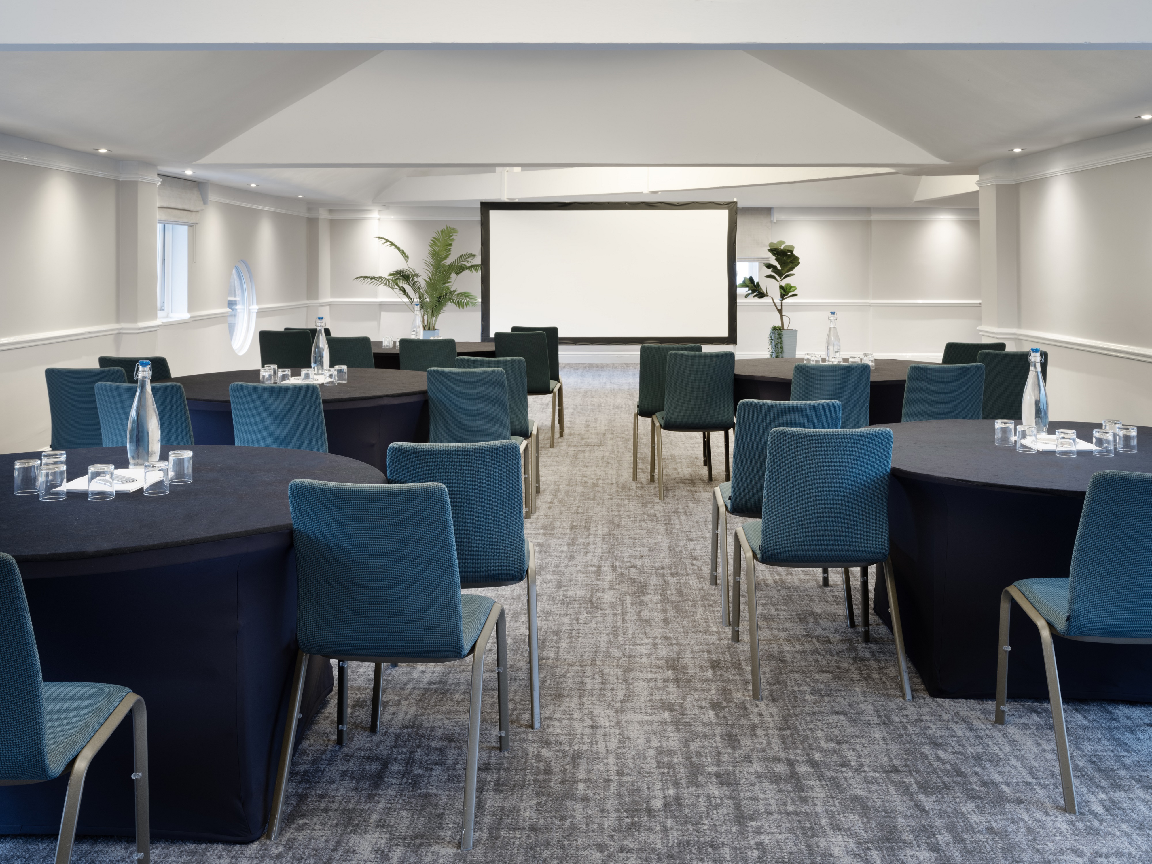 Stable Room - leseyxsaqmf.jpg