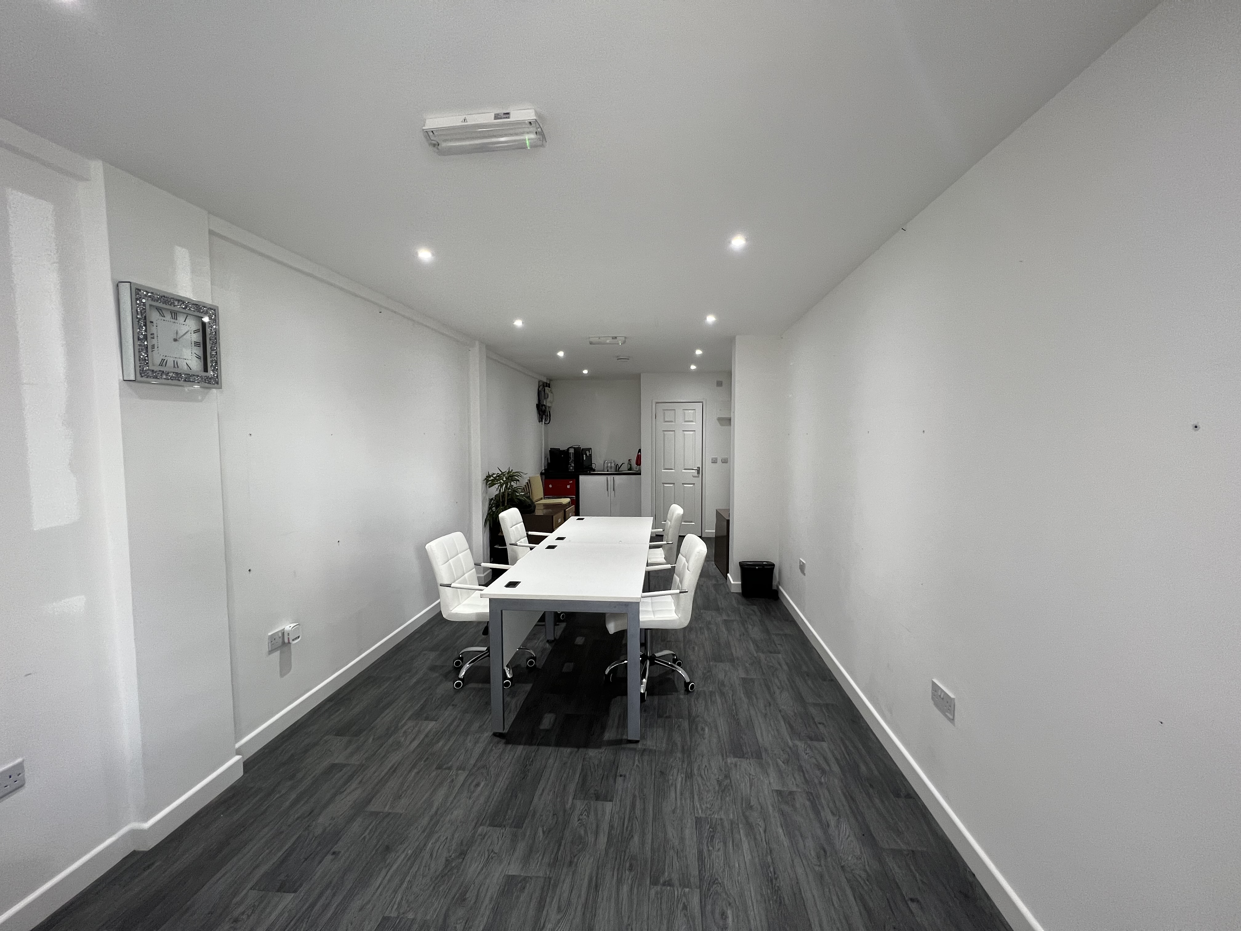 Large Meeting Room in Strood ME2 | £30/PH - 1oxn3qcrpmz.jpeg