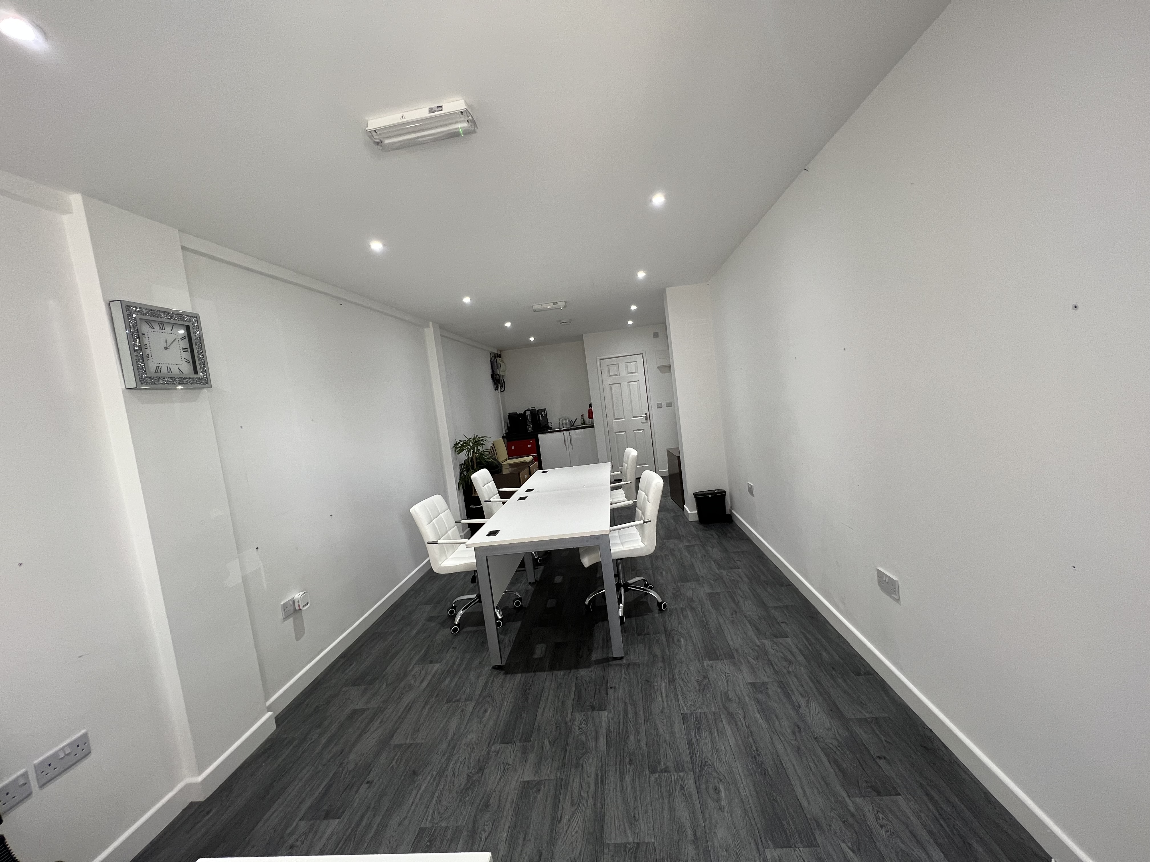 Modern meeting room in Strood ME2, ideal for presentations and collaboration.