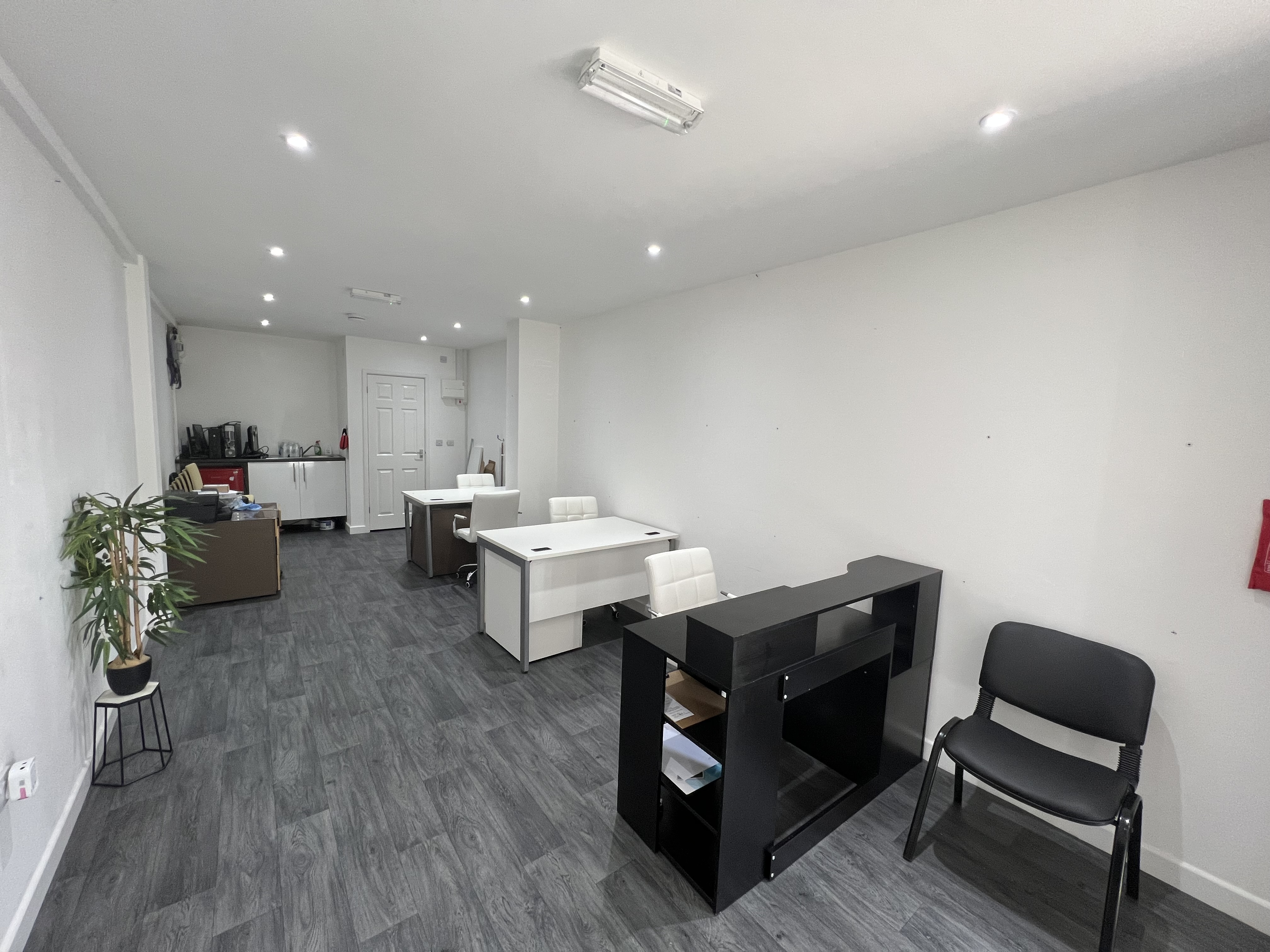 Large Meeting Room in Strood ME2 | £30/PH - yqv0en04ngg.jpeg