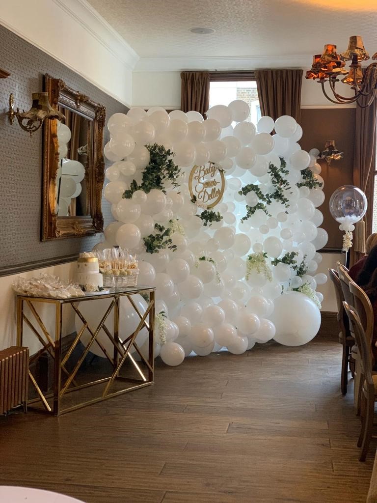 Elegant balloon backdrop in Princess Room, perfect for weddings and celebrations.