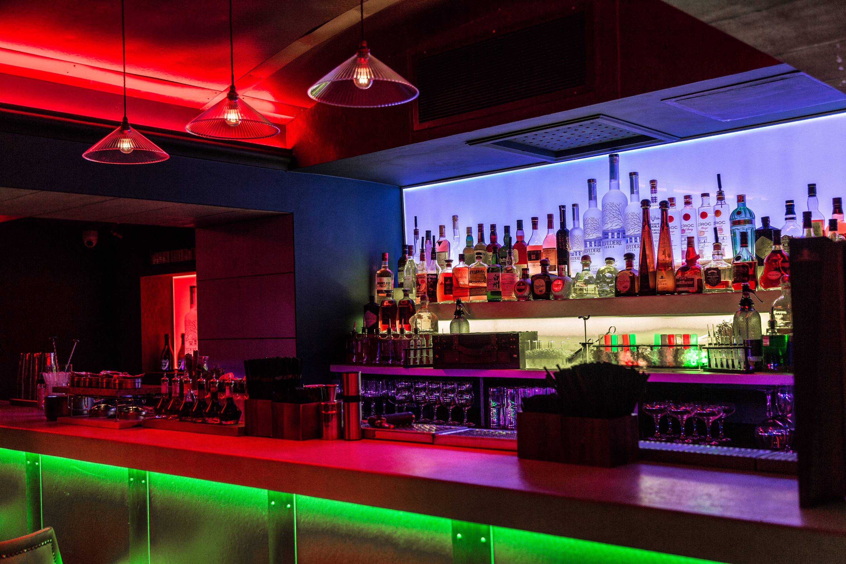Vibrant bar setup in Club Royale London for networking events and after-parties.