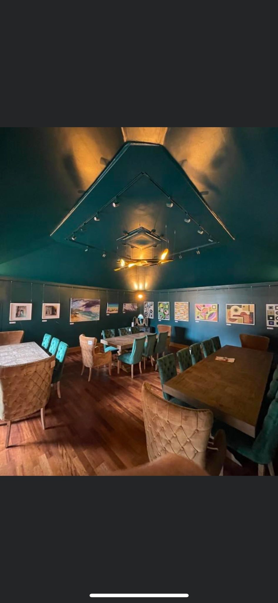 Longwater Suite at Hampton Court Palace Golf Club, modern meeting room for events.