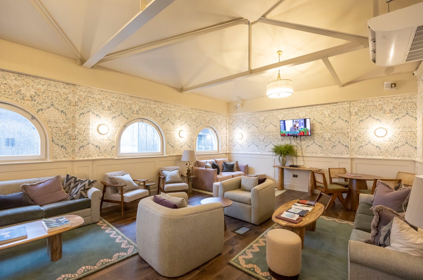 Whole Venue - bfqt2ku402r.jpg