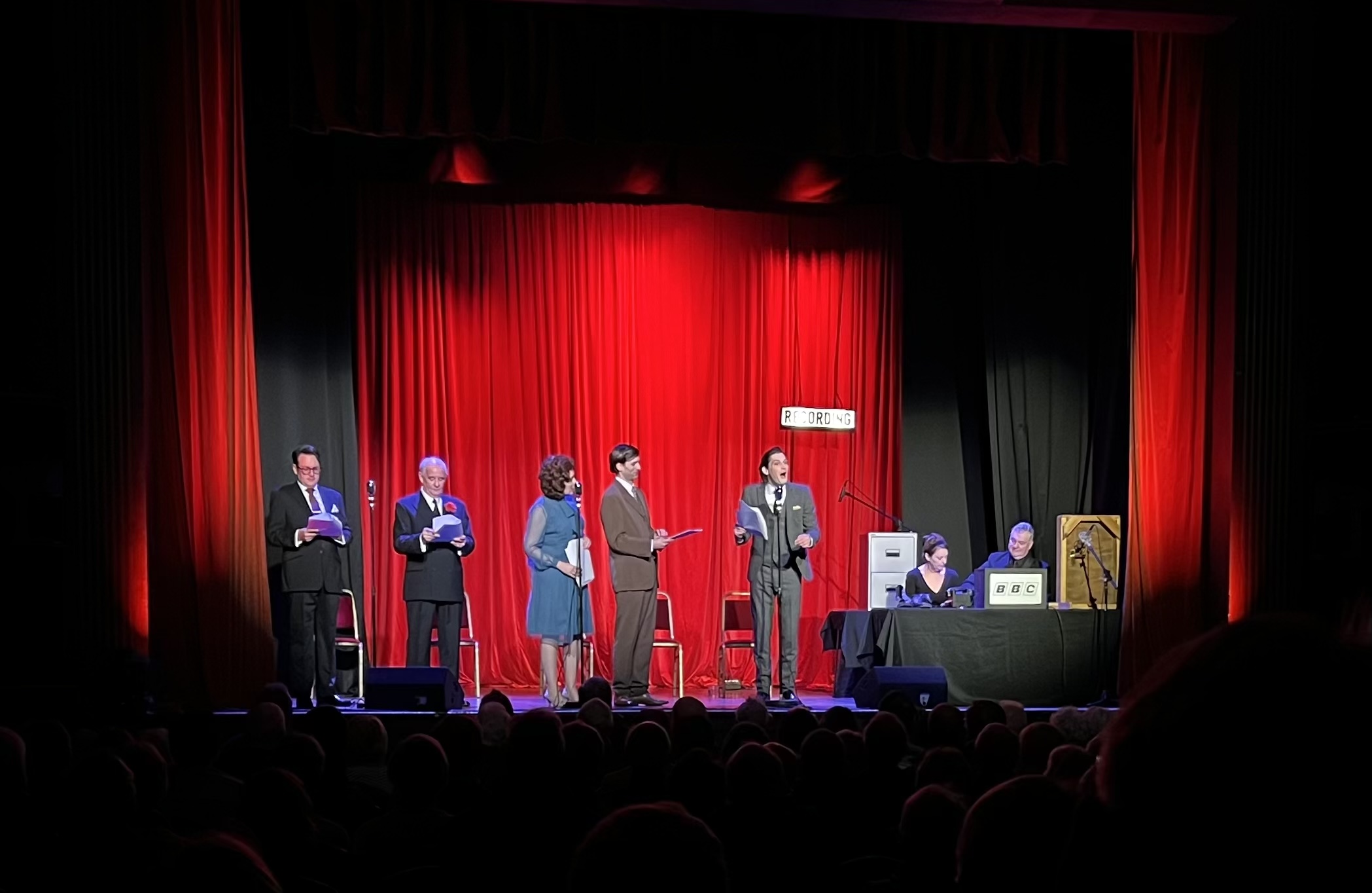 Esher Theatre - hvnlq4pettt.jpeg