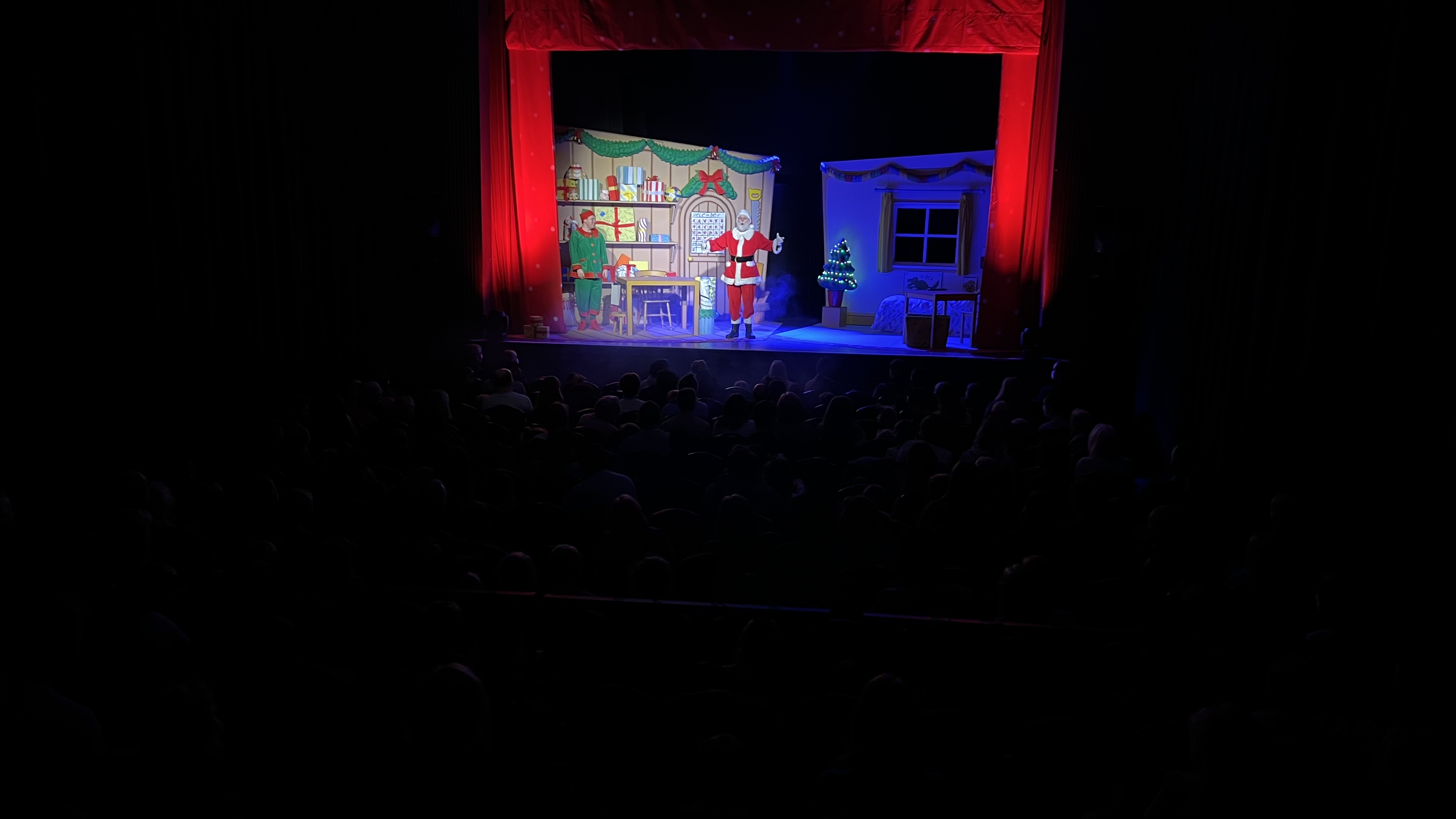 Esher Theatre - mbxergxt0gd.jpeg