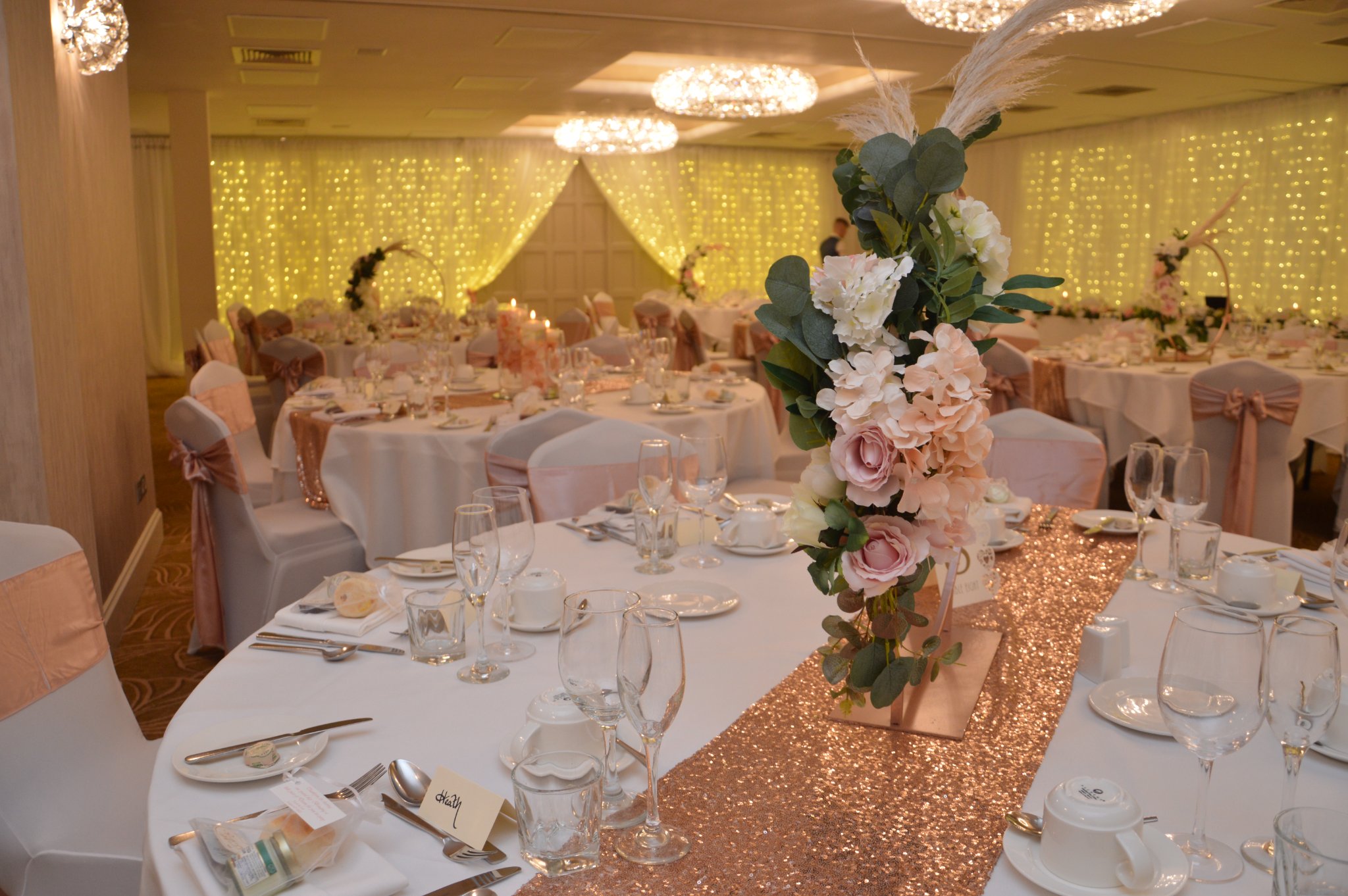 Elegant banquet hall in Barton Suite, perfect for weddings and upscale events.