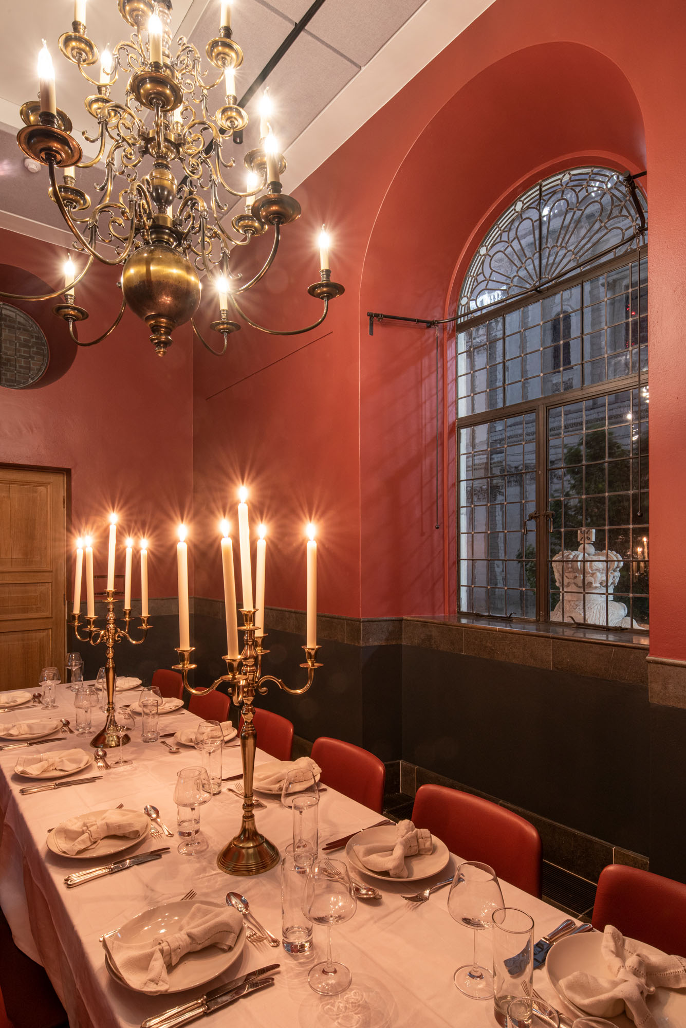 Temple Bar Chamber - lihj04cvlta.jpg