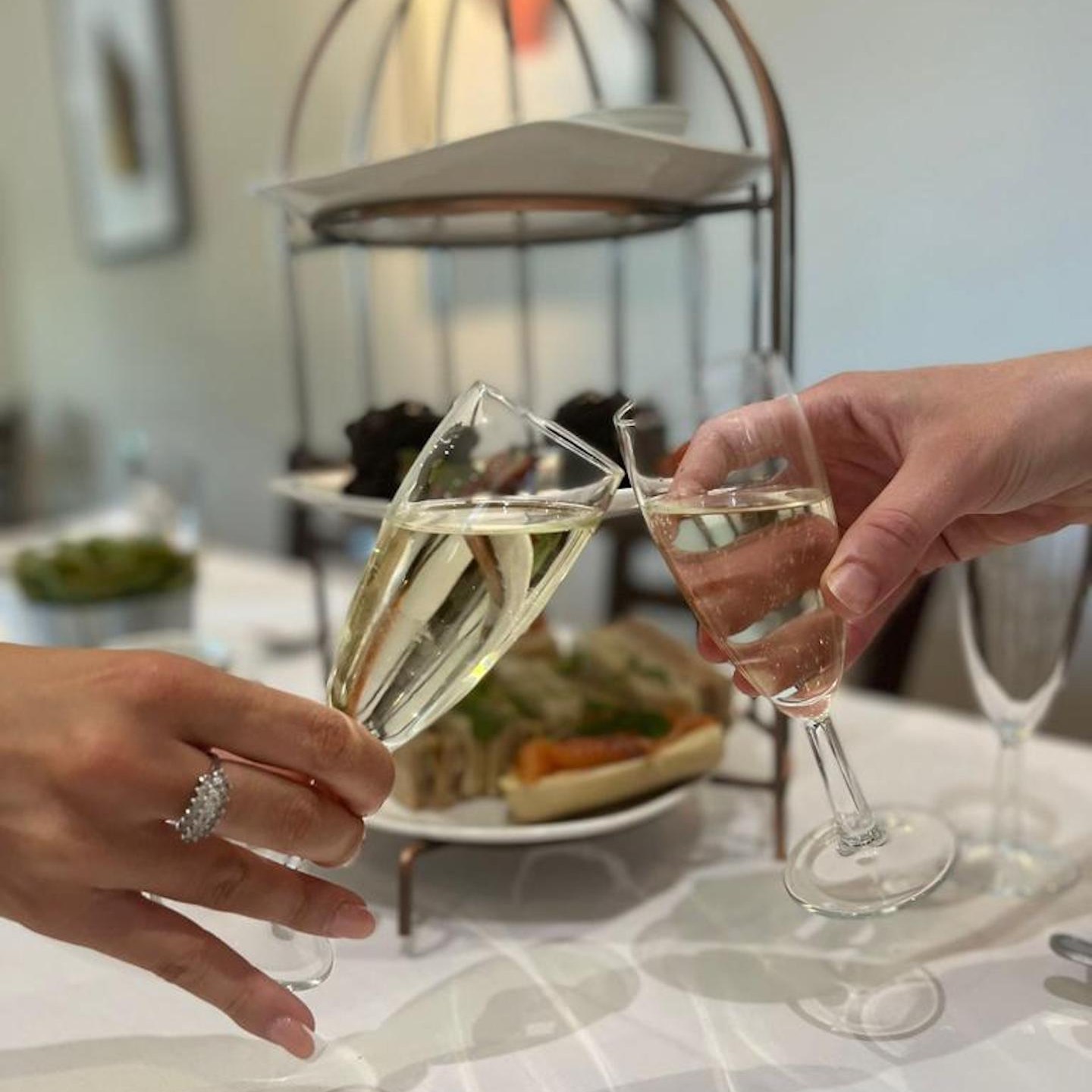 Hawksworth Suite toast at DoubleTree Swindon, elegant drinks for networking events.