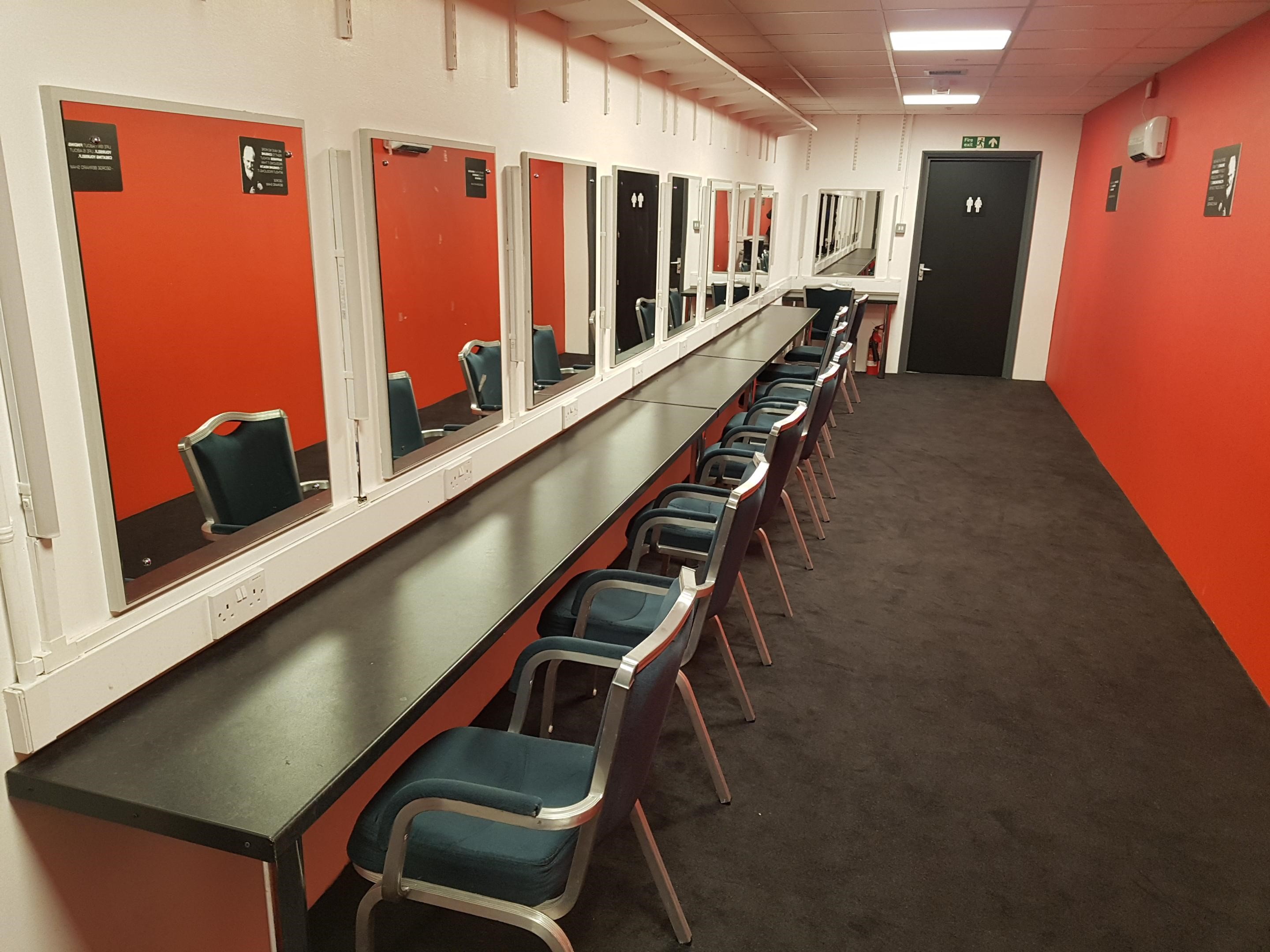 Shaw Theatre - izpawxgowbt.jpg