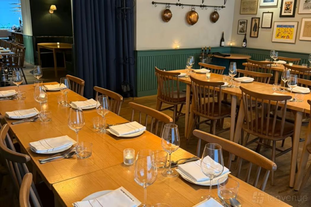 Exclusive hire dining space in Luso, perfect for corporate events and intimate gatherings.