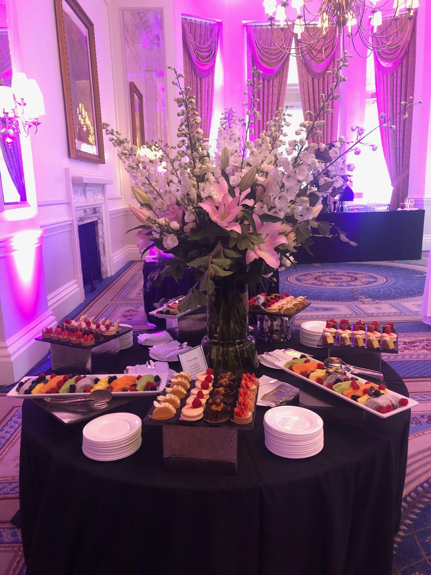 Empire Room - gjzwn4cp0gn.jpg